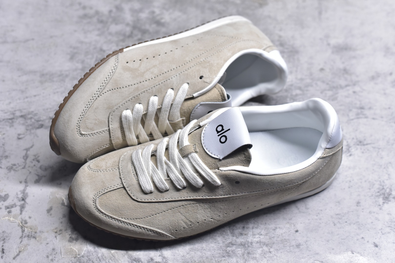 图片[7]-#Alo Yoga Sunset Sneaker 徳训生活休闲鞋 白色 尺码：36 36.5 37 37.5 38 38.5 39 40 41 41.5 42 42.5 43 44 45 9.D4-选品中心