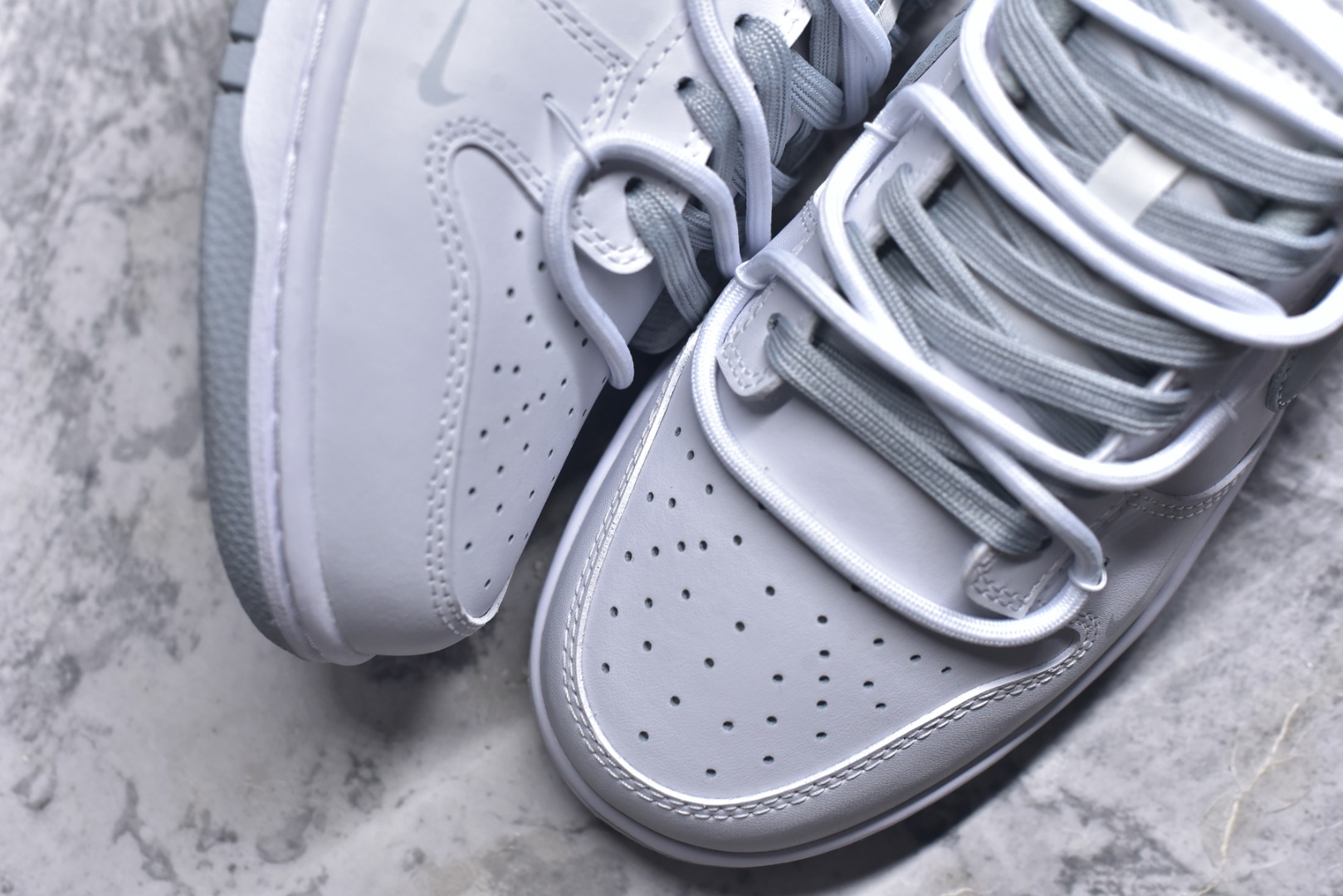 图片[8]-#NK Dunk Low 星郎 WG0528-101 大厂出品 极力推荐 原装头层材料 独家版型蒸餾加工帶來的是更好的视觉和脚感体验大厂纯原品质出货 清洁度 电绣工艺 皮料切割干净无任何毛边 细节完美 实拍调校N版已经零色差零失真 百分百还原实物色彩所见即所得 不存在货不对板色差等低级问题 选购参考实物拍摄 不混卖不参货 只用心做好货严格选品 承诺混一赔十 尺码：40 40.5 41 42 42.5 43 44 44.5 45 46-选品中心