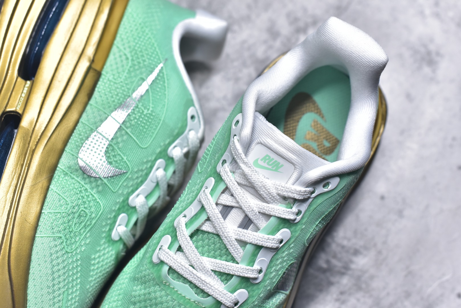 图片[9]-#Nike Air Zoom Premium 耐克网面厚底气垫跑鞋 FN8453-030 尺码：36 37.5 38 39 40 41 42 43 44 45-选品中心