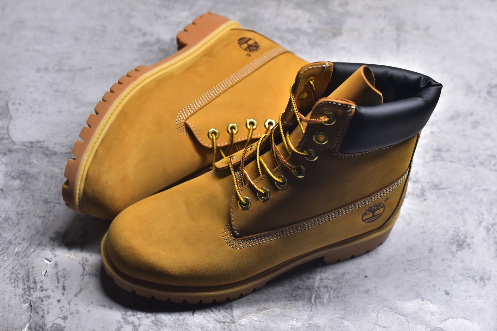 图片[7]-#广东中山版添柏岚 Timberland 踢不烂/经典款黄色高帮 【女款六孔 型号10361 男款七孔 型号10061】 广东珠海代工厂生产 某宝香港代购统一渠道发货订单 某物一致品质 原单正品工艺解析 进口防水磨砂牛皮 紫光Logo防伪标识 精准电脑车线 四线并齐工艺 一万次横折动态防水 一体成型注塑工艺（区别冷粘一体成型版本）橡胶防滑大底耐造耐磨 全真牛皮领口内里鞋垫 配备抗疲劳减震蜂窝鞋垫 舒适性极高 平常生活实用性极高 经典简单易搭配 全套装柜包装配件 尺码：35.5 36 37 37.5 38 38.5 39 （女鞋号码段)39.5 40 41 41.5 42 43 43.5 44 45 (男鞋尺码段) 皮鞋码-选品中心