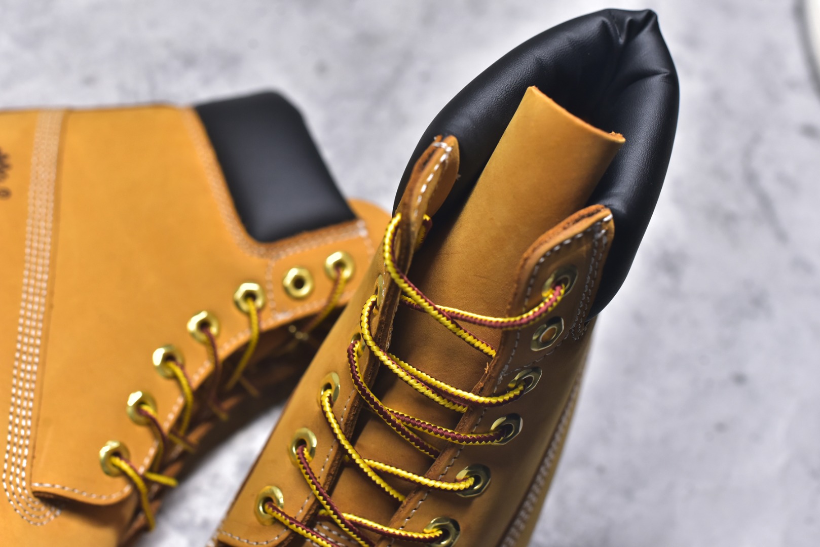 图片[9]-#广东中山版添柏岚 Timberland 踢不烂/经典款黄色高帮 【女款六孔 型号10361 男款七孔 型号10061】 广东珠海代工厂生产 某宝香港代购统一渠道发货订单 某物一致品质 原单正品工艺解析 进口防水磨砂牛皮 紫光Logo防伪标识 精准电脑车线 四线并齐工艺 一万次横折动态防水 一体成型注塑工艺（区别冷粘一体成型版本）橡胶防滑大底耐造耐磨 全真牛皮领口内里鞋垫 配备抗疲劳减震蜂窝鞋垫 舒适性极高 平常生活实用性极高 经典简单易搭配 全套装柜包装配件 尺码：35.5 36 37 37.5 38 38.5 39 （女鞋号码段)39.5 40 41 41.5 42 43 43.5 44 45 (男鞋尺码段) 皮鞋码-选品中心