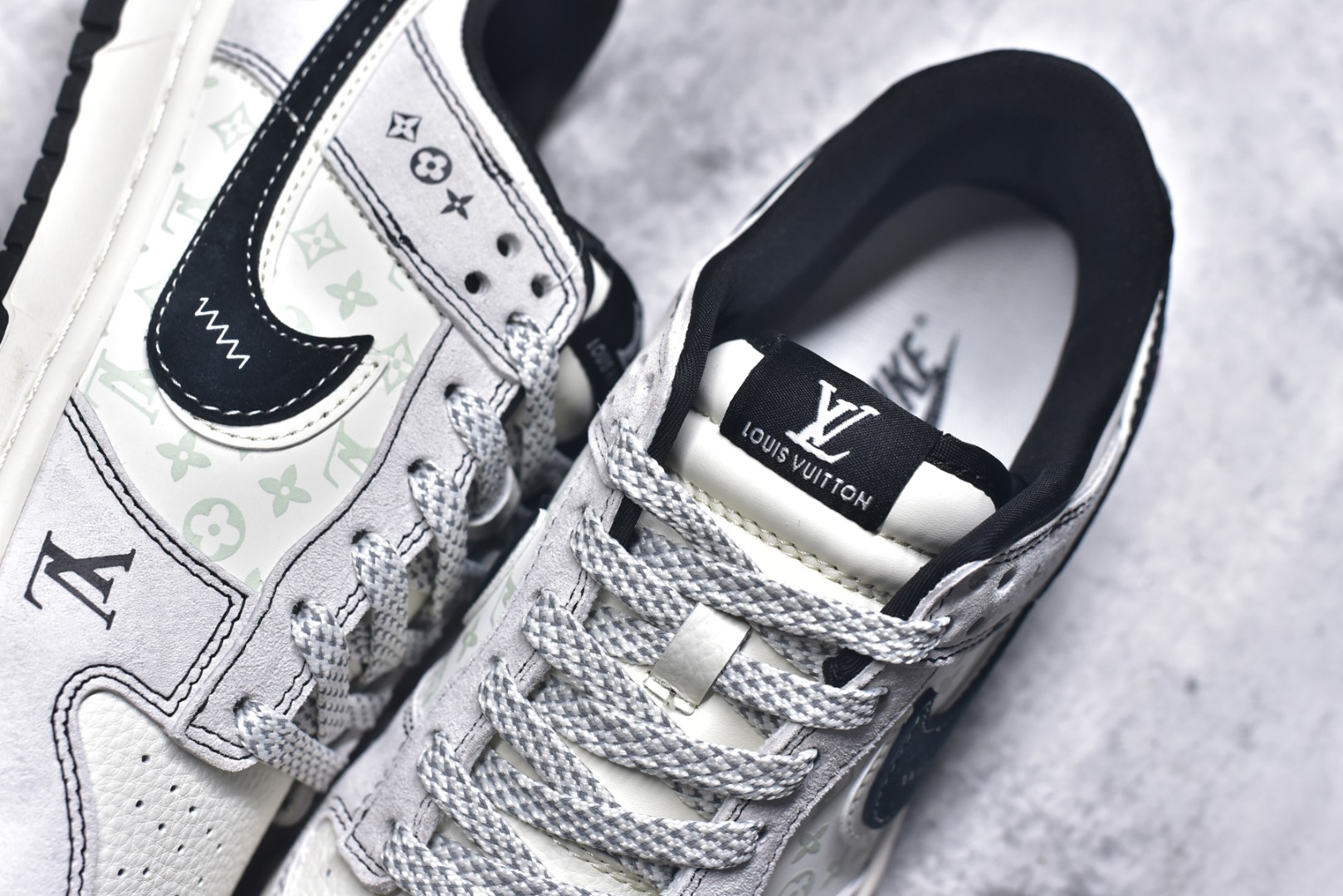 图片[9]-#海外爆款限量发售！Nike SB Dunk Low“LV联名——黑白双勾” 周年高端定制 低帮休闲板鞋 定制鞋盒 大厂纯原品质出货 超高清洁度 皮料切割干净无任何毛边 细节完美 货号：CX5050-Y21 尺码：36 36.5 37.5 38 38.5 39 40 40.5 41 42 42.5 43 44 44.5 45-选品中心