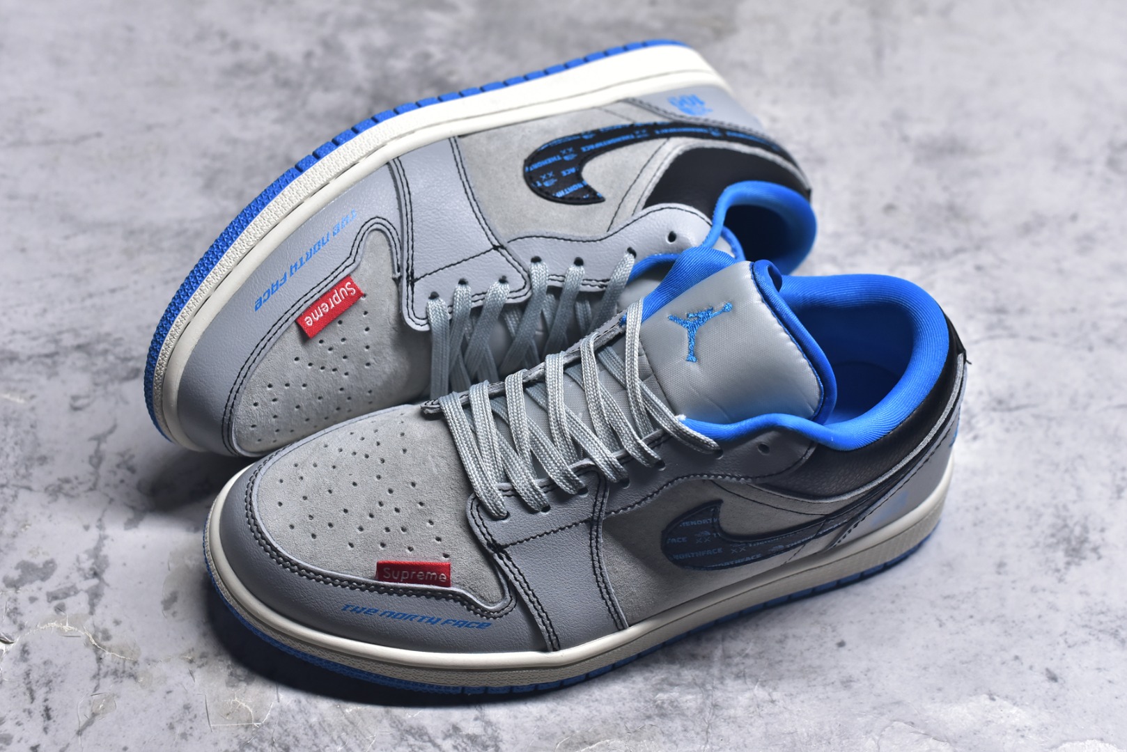 图片[7]-#海外爆款限量发售！高端定制Air Jordan 1 Low AJ1 乔1 “北面联名—灰蓝猪八”高端定制 低帮复古篮球鞋 #定制鞋盒 大厂纯原品质出货 超高清洁度 皮料切割干净无任何毛边 细节完美 货号：LD2025-002 尺码：36 36.5 37.5 38 38.5 39 40 40.5 41 42 42.5 43 44 44.5 45-选品中心