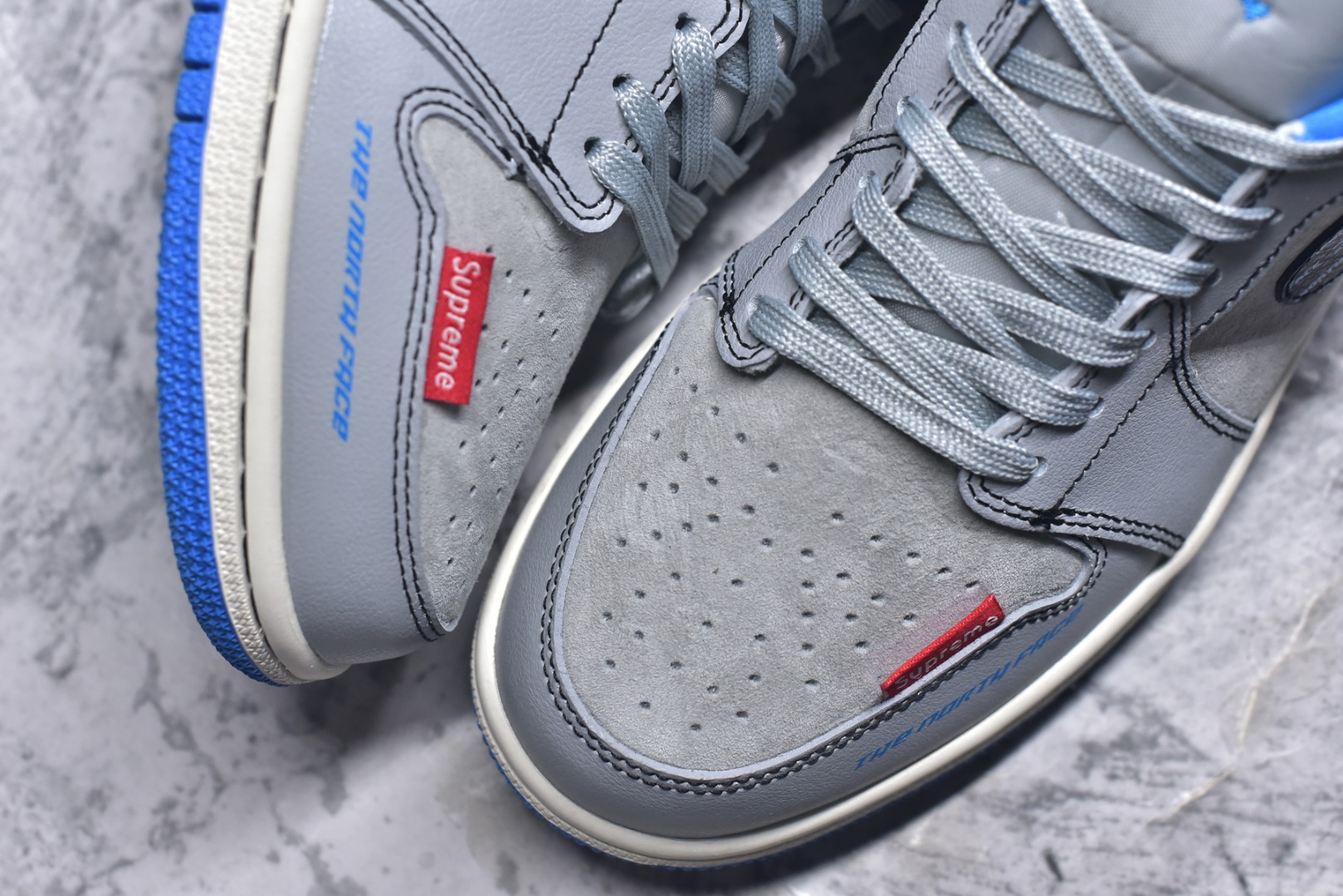 图片[8]-#海外爆款限量发售！高端定制Air Jordan 1 Low AJ1 乔1 “北面联名—灰蓝猪八”高端定制 低帮复古篮球鞋 #定制鞋盒 大厂纯原品质出货 超高清洁度 皮料切割干净无任何毛边 细节完美 货号：LD2025-002 尺码：36 36.5 37.5 38 38.5 39 40 40.5 41 42 42.5 43 44 44.5 45-选品中心