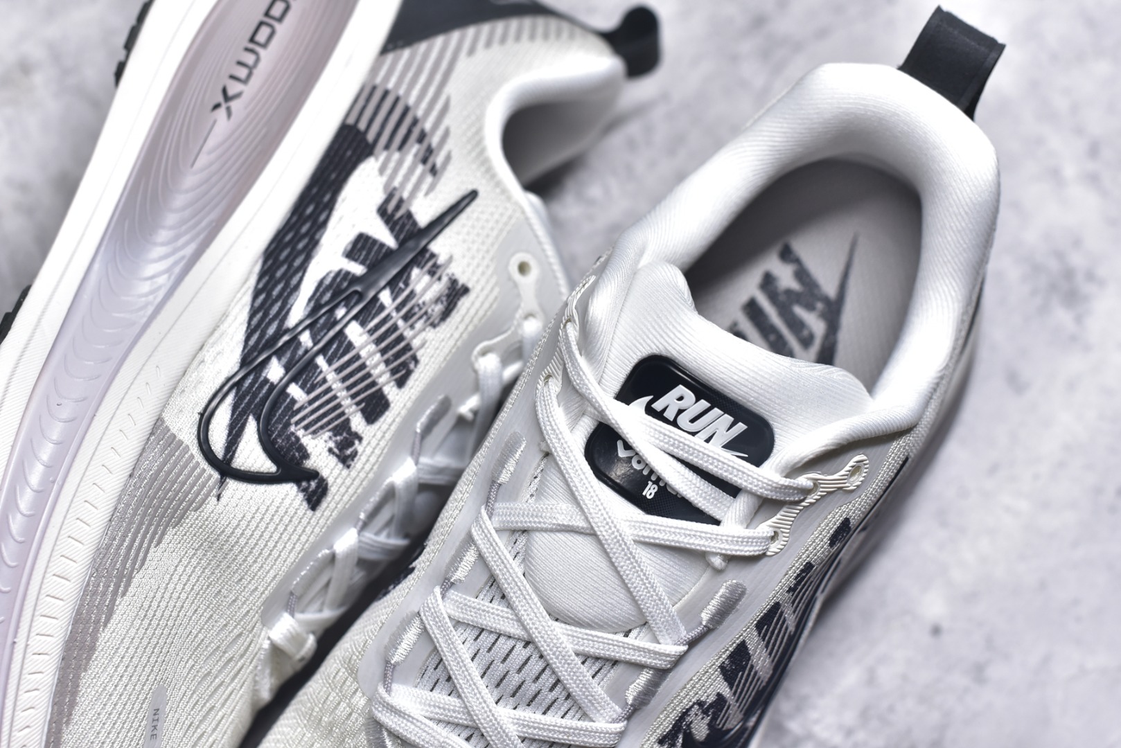 图片[9]-#ZOOM 登月 V18 白灰联名 IB5726-100 男女鞋 尺码 36 36.5 37 38 38.5 39 40 40.5 41 42 42.5 43 44 44.5 45-选品中心