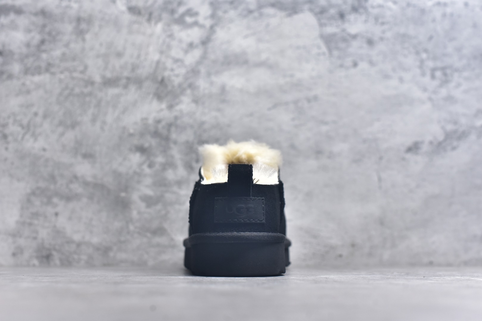 图片[5]-#X1 全网最齐 ugg 100个配色 市面顶级版本 25新款 UGG Classic Micro 经典超迷你 经典靴型搭载更低帮设计 居家外出易搭配 广州外贸大厂生产 鞋头到鞋垫真羊皮毛一体 独立外盒包装 芯片 带防水工艺 区别市面任何版本 独立原版开发大底 羊绒鞋垫 冬季保暖外出 家居都是很适合的选择 近年uug推出款式系列 局部偏向年轻消费者喜好 也走到时尚潮流穿搭的前沿 鞋身材质 防泼水涂层翻毛皮鞋面 17毫米UGGPURE™植入式羊毛内底 轻便防滑舒适橡胶外底 带有品牌LOGO商标 带全套包装 尺码： 35 36 37 38 39 40-选品中心