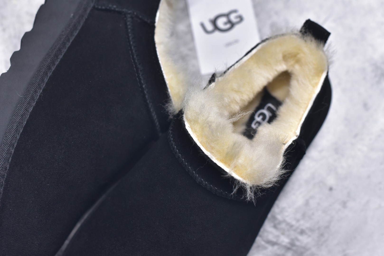 图片[9]-#X1 全网最齐 ugg 100个配色 市面顶级版本 25新款 UGG Classic Micro 经典超迷你 经典靴型搭载更低帮设计 居家外出易搭配 广州外贸大厂生产 鞋头到鞋垫真羊皮毛一体 独立外盒包装 芯片 带防水工艺 区别市面任何版本 独立原版开发大底 羊绒鞋垫 冬季保暖外出 家居都是很适合的选择 近年uug推出款式系列 局部偏向年轻消费者喜好 也走到时尚潮流穿搭的前沿 鞋身材质 防泼水涂层翻毛皮鞋面 17毫米UGGPURE™植入式羊毛内底 轻便防滑舒适橡胶外底 带有品牌LOGO商标 带全套包装 尺码： 35 36 37 38 39 40-选品中心