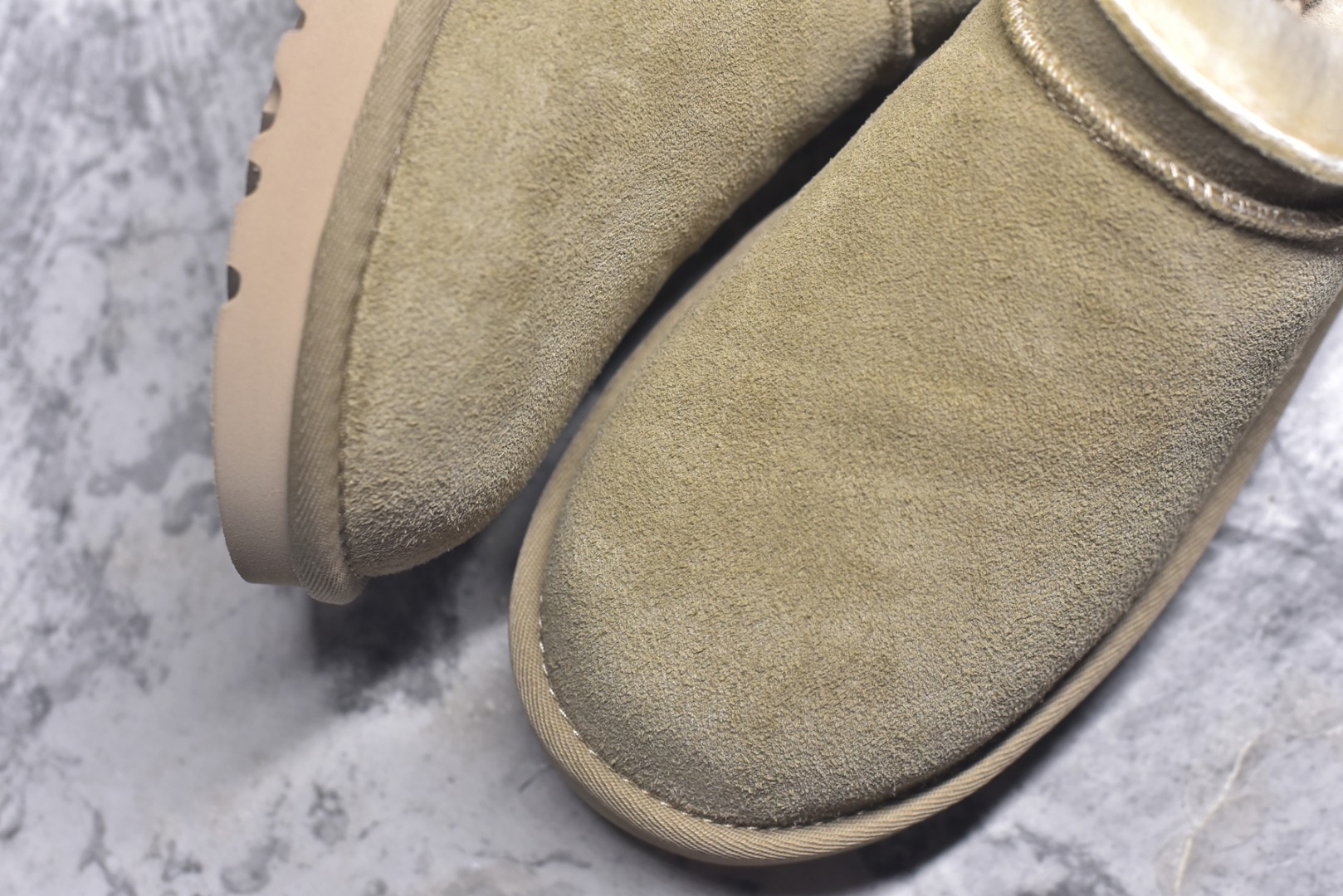 图片[8]-#X1 全网最齐 ugg 100个配色 市面顶级版本 25新款 UGG Classic Micro 经典超迷你 经典靴型搭载更低帮设计 居家外出易搭配 广州外贸大厂生产 鞋头到鞋垫真羊皮毛一体 独立外盒包装 芯片 带防水工艺 区别市面任何版本 独立原版开发大底 羊绒鞋垫 冬季保暖外出 家居都是很适合的选择 近年uug推出款式系列 局部偏向年轻消费者喜好 也走到时尚潮流穿搭的前沿 鞋身材质 防泼水涂层翻毛皮鞋面 17毫米UGGPURE™植入式羊毛内底 轻便防滑舒适橡胶外底 带有品牌LOGO商标 带全套包装 尺码： 35 36 37 38 39 40-选品中心