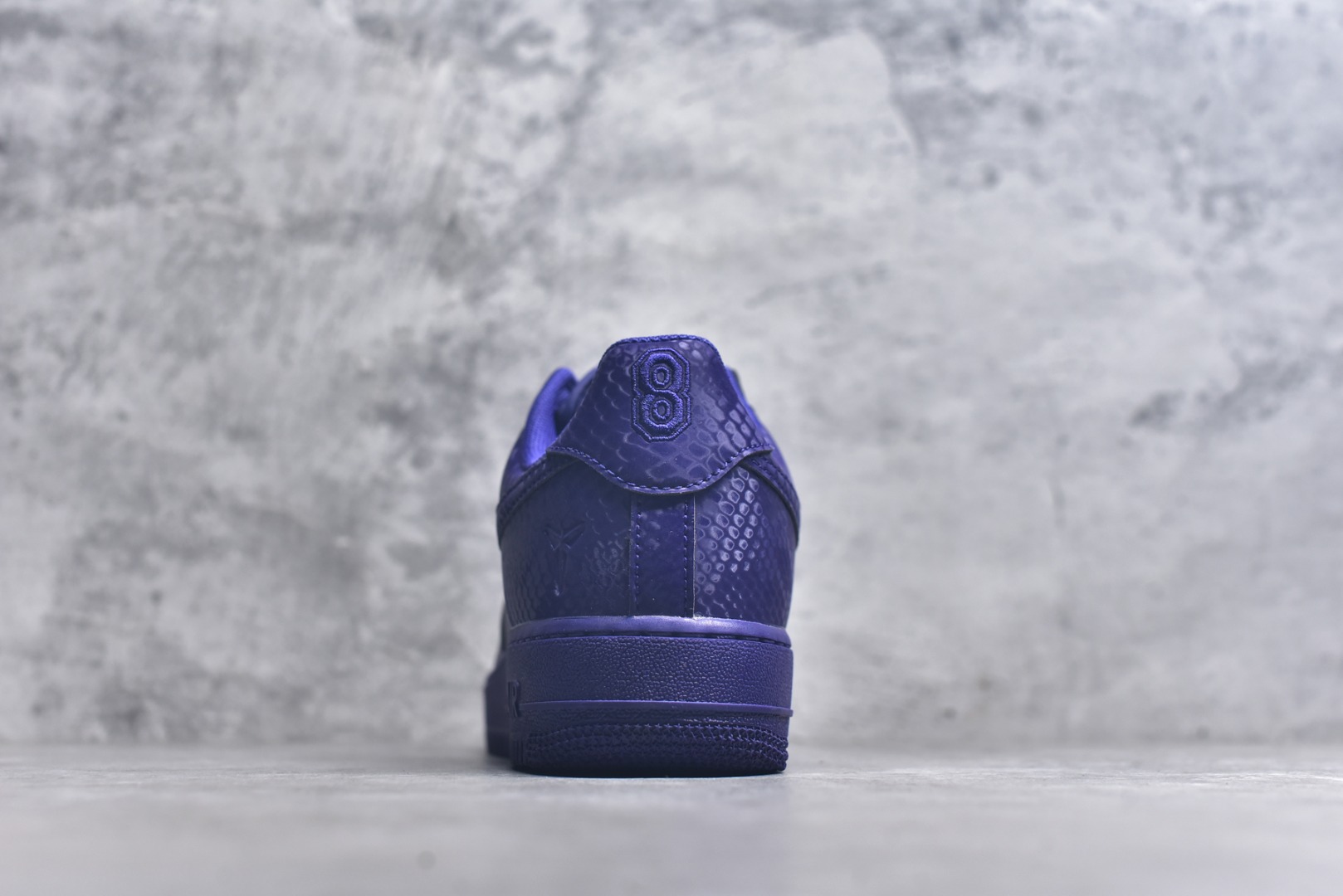 图片[5]-#NK Air Force 1 Low Kobe 空军一号时尚舒适防滑耐磨低帮板鞋 科比紫色 IB0018-500 实拍调校N版已经零色差零失真 百分百还原实物色彩所见即所得 不存在货不对板色差等低级问题 选购参考实物拍摄 不混卖不参货 只用心做好货严格选品 承诺混一赔十 尺码：36 36.5 37.5 38 38.5 39 40 40.5 41 42 42.5 43 44 44.5 45-选品中心