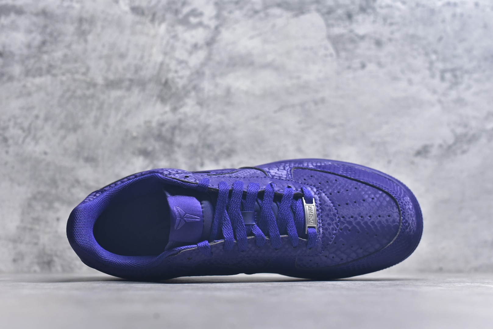 图片[4]-#NK Air Force 1 Low Kobe 空军一号时尚舒适防滑耐磨低帮板鞋 科比紫色 IB0018-500 实拍调校N版已经零色差零失真 百分百还原实物色彩所见即所得 不存在货不对板色差等低级问题 选购参考实物拍摄 不混卖不参货 只用心做好货严格选品 承诺混一赔十 尺码：36 36.5 37.5 38 38.5 39 40 40.5 41 42 42.5 43 44 44.5 45-选品中心