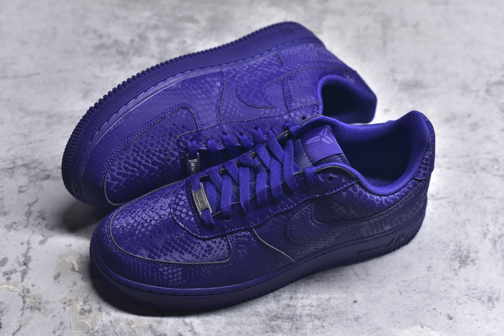 图片[7]-#NK Air Force 1 Low Kobe 空军一号时尚舒适防滑耐磨低帮板鞋 科比紫色 IB0018-500 实拍调校N版已经零色差零失真 百分百还原实物色彩所见即所得 不存在货不对板色差等低级问题 选购参考实物拍摄 不混卖不参货 只用心做好货严格选品 承诺混一赔十 尺码：36 36.5 37.5 38 38.5 39 40 40.5 41 42 42.5 43 44 44.5 45-选品中心