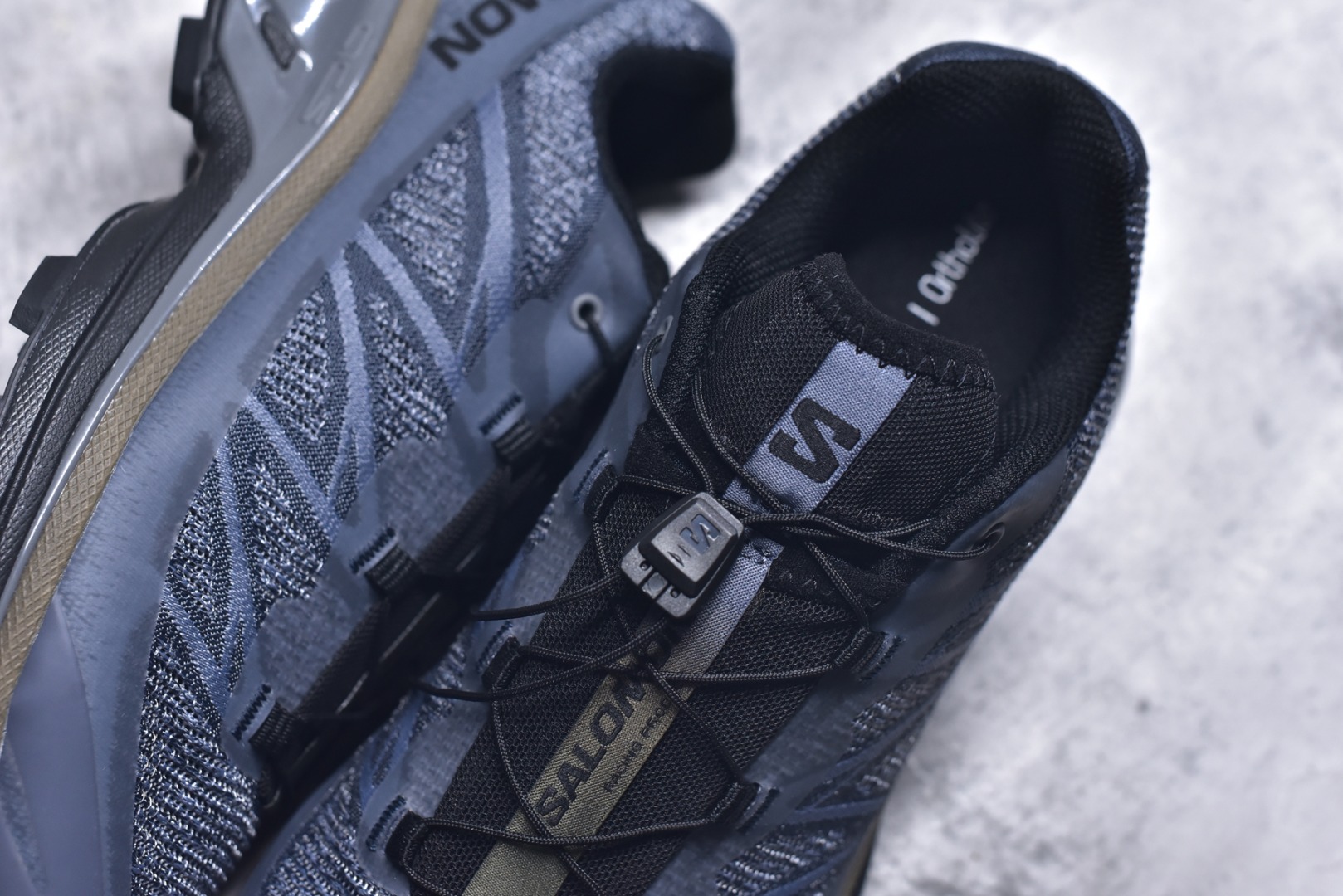 图片[9]-#Salomon XT-6 萨洛蒙复古潮流户外机能登山跑鞋 478739 纯原外贸平台特供订单 耗时半年巨作 全套原纸板楦头开发 原厂特供网布配套加持 确保原汁原味 完美呈现版型 原档数据独家私模五层组合大底 男女鞋同步官方开发至46.5 原装Ortholite轻量化鞋垫 中底布带钢印编号 原厂TPU锁扣 进口港宝加持 后跟自然饱满 还原公司包裹性 鞋面以“锯齿”状的包裹系统呈现 在基色底之下加入了各种色点缀 将公司的最新技术和时尚前卫的造型融入耐用的长跑款式中 鞋面由 TPU 薄膜制成 并焊接在高耐磨网眼上 使其既时尚又坚固 由 ACS底盘支撑 可增强稳定性和支撑力 以及由橡胶凸耳 Contragrip外底覆盖的 EVA 缓冲中底 旨在应对崎岖的地形 鞋舌上的彩色Salomon 标签、Quicklace 系统以及鞋头、鞋舌和鞋跟上的附加品牌使细节更加完美 让穿着者可以轻松驾驭户外与通勤下的任何运动生活场景 无缝鞋身户外随意纵横 颜值与脚感兼备 出街通勤 绝对非常吸睛 你值得拥有 尺码：36-46.5-选品中心