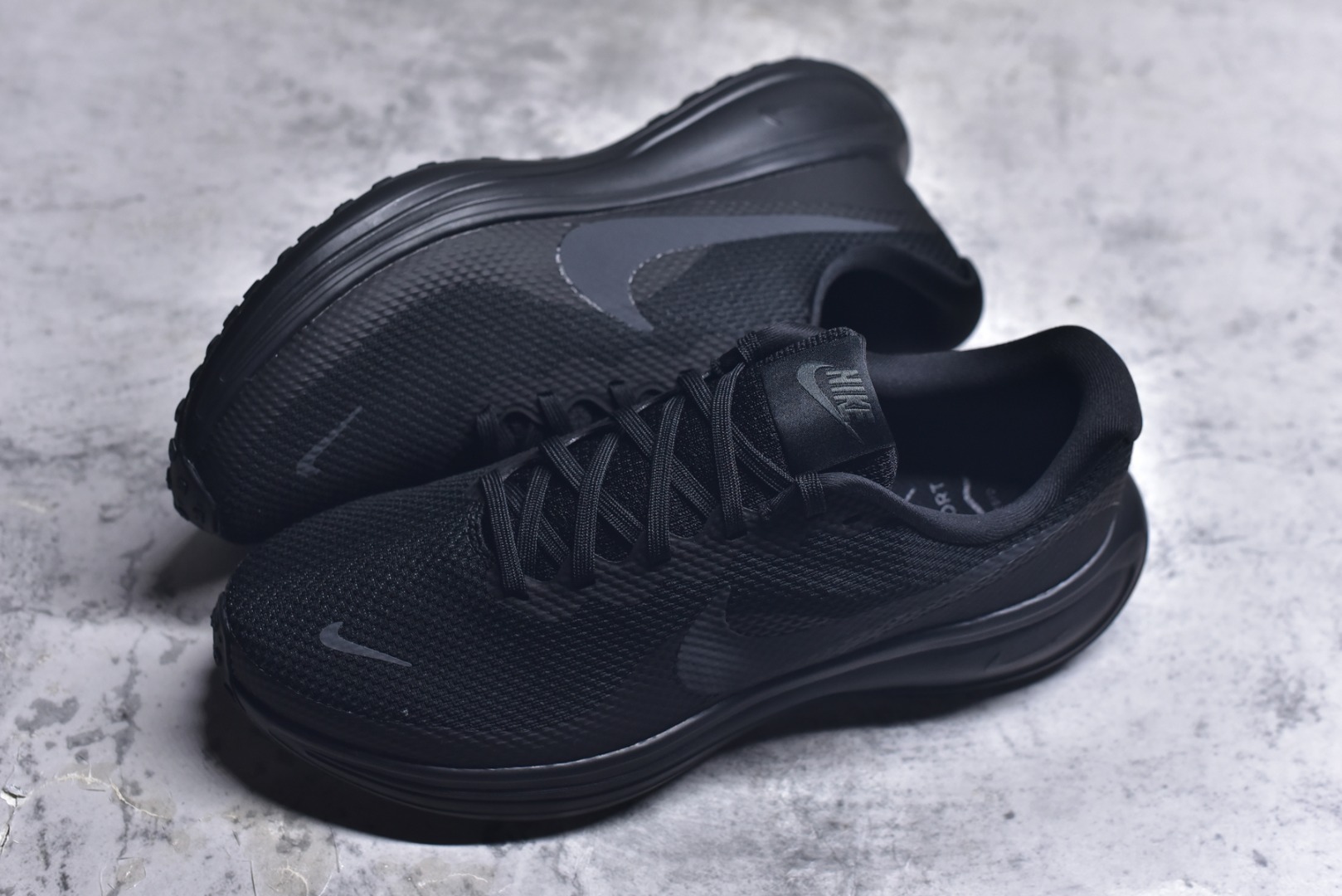 图片[7]-#NK Revolution 8 UN网面缓震运动跑鞋 HJ9198-002 泰光Zp特供批次 市面唯一支持实战的跑鞋 原档案数据原厂网纱 正确高频花纹 前后掌内置Zoom Air气垫 原装MD大底 脚感完美还原 原盒原配 QC检验、钢印 俱全 原底科技 同步原版 脚感堪比Boost 实拍调校N版已经零色差零失真 百分百还原实物色彩所见即所得 不存在货不对板色差等低级问题 选购参考实物拍摄 不混卖不参货 只用心做好货严格选品 承诺混一赔十 尺码：36 36.5 37.5 38 38.5 39 40 40.5 41 42 42.5 43 44 44.5 45-选品中心