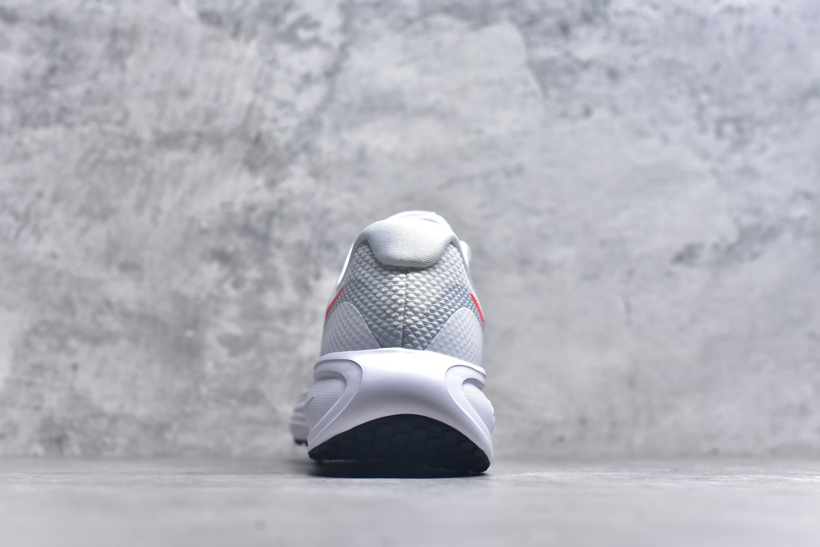 图片[5]-#NK Revolution 8 UN网面缓震运动跑鞋 HJ9198-102 泰光Zp特供批次 市面唯一支持实战的跑鞋 原档案数据原厂网纱 正确高频花纹 前后掌内置Zoom Air气垫 原装MD大底 脚感完美还原 原盒原配 QC检验、钢印 俱全 原底科技 同步原版 脚感堪比Boost 实拍调校N版已经零色差零失真 百分百还原实物色彩所见即所得 不存在货不对板色差等低级问题 选购参考实物拍摄 不混卖不参货 只用心做好货严格选品 承诺混一赔十 尺码：36 36.5 37.5 38 38.5 39 40 40.5 41 42 42.5 43 44 44.5 45-选品中心