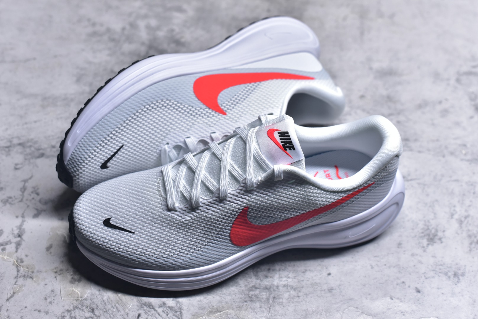 图片[7]-#NK Revolution 8 UN网面缓震运动跑鞋 HJ9198-102 泰光Zp特供批次 市面唯一支持实战的跑鞋 原档案数据原厂网纱 正确高频花纹 前后掌内置Zoom Air气垫 原装MD大底 脚感完美还原 原盒原配 QC检验、钢印 俱全 原底科技 同步原版 脚感堪比Boost 实拍调校N版已经零色差零失真 百分百还原实物色彩所见即所得 不存在货不对板色差等低级问题 选购参考实物拍摄 不混卖不参货 只用心做好货严格选品 承诺混一赔十 尺码：36 36.5 37.5 38 38.5 39 40 40.5 41 42 42.5 43 44 44.5 45-选品中心