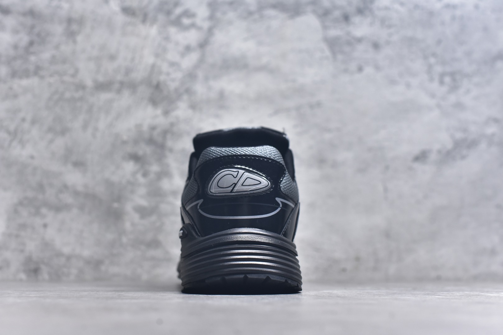 图片[5]-#Dior 迪奥最新配色B30系列 老爹运动鞋 全新B30运动鞋 顺应复古市场的趋势的 Dad Shoes风格鞋款鞋舌上的Dior标志 也注明了这双鞋是B30的型号！B30运用了质感细腻的皮革和网眼布面材质拼接成鞋身，鞋身两侧有显眼的字母CD 表明身份，鞋身多处线条勾勒细节 让鞋子看起来不那么单调、复古味十足 货号：1116151 尺码：39-46-选品中心