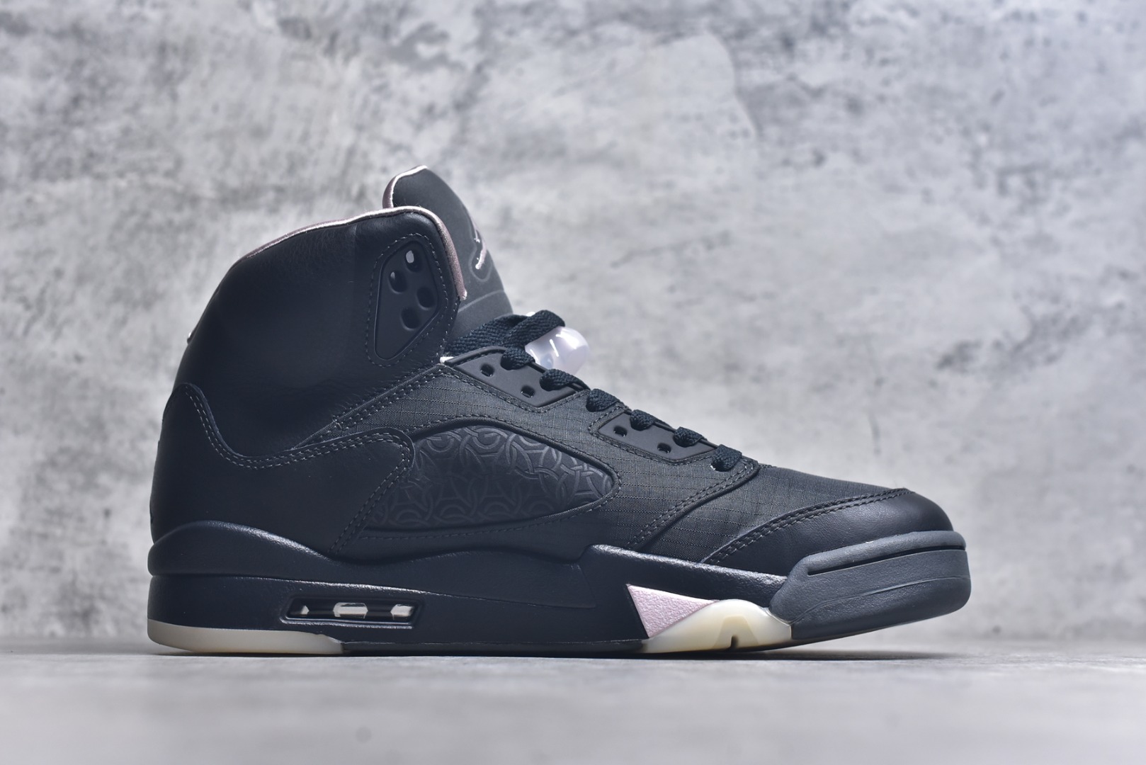 图片[3]-#PSG x Air Jordan 5 Retro \”Off Noir\” AJ5 乔5联名款 巴黎圣日耳曼 HQ3004-001 #大厂出品 原楦原纸板 客供原厂材料开发 极致一眼正品既视感 细节如图所示 尺码：40 40.5 41 42 42.5 43 44 44.5 45 46 47.5-选品中心