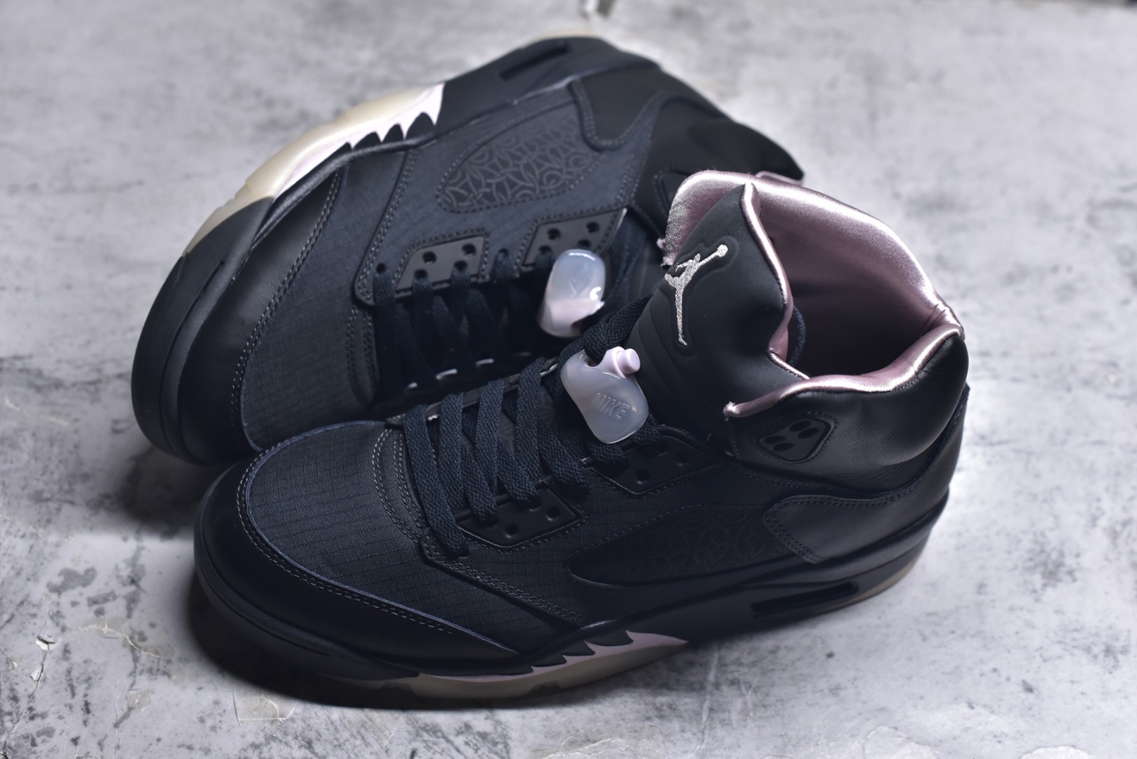 图片[7]-#PSG x Air Jordan 5 Retro \”Off Noir\” AJ5 乔5联名款 巴黎圣日耳曼 HQ3004-001 #大厂出品 原楦原纸板 客供原厂材料开发 极致一眼正品既视感 细节如图所示 尺码：40 40.5 41 42 42.5 43 44 44.5 45 46 47.5-选品中心