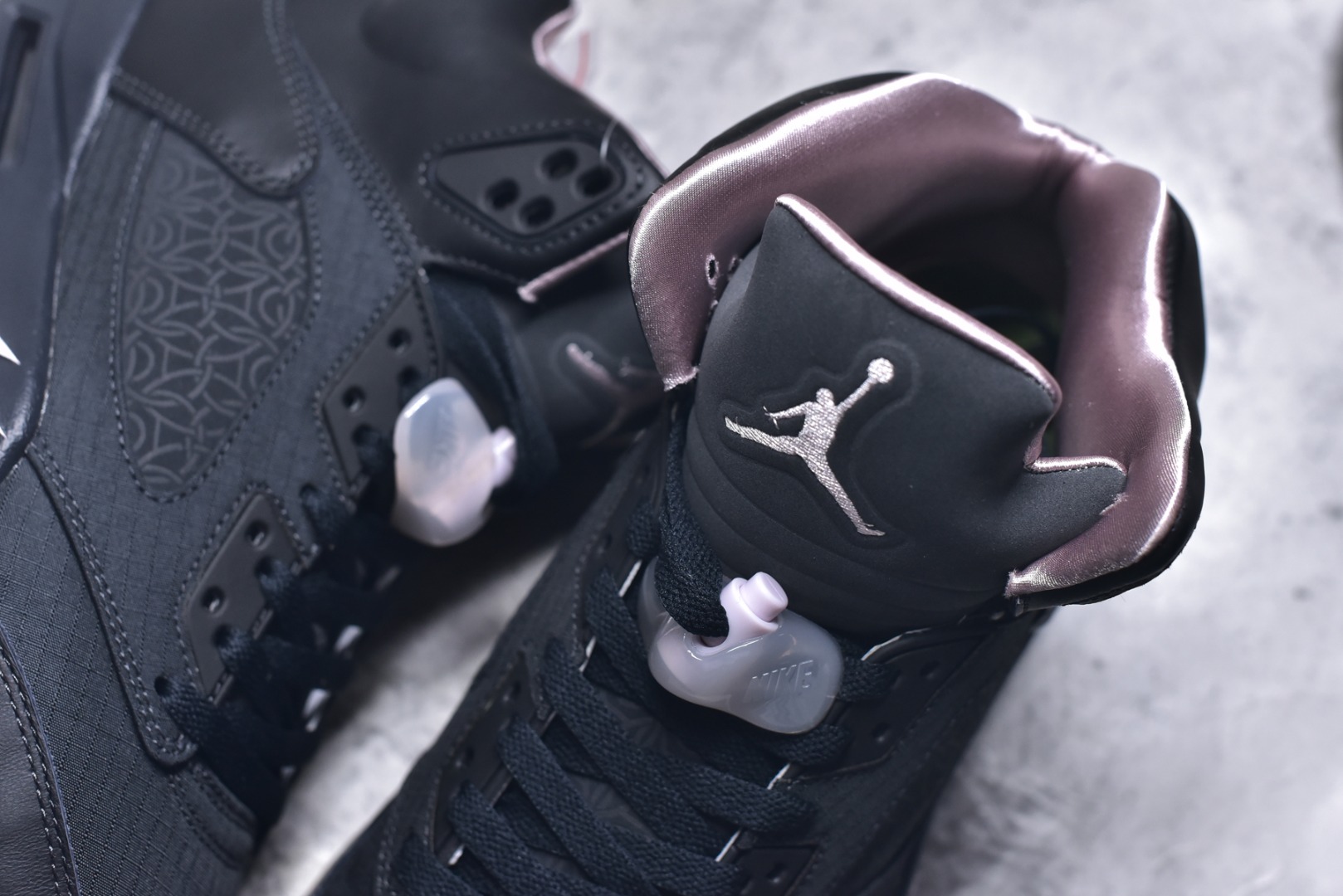 图片[9]-#PSG x Air Jordan 5 Retro \”Off Noir\” AJ5 乔5联名款 巴黎圣日耳曼 HQ3004-001 #大厂出品 原楦原纸板 客供原厂材料开发 极致一眼正品既视感 细节如图所示 尺码：40 40.5 41 42 42.5 43 44 44.5 45 46 47.5-选品中心
