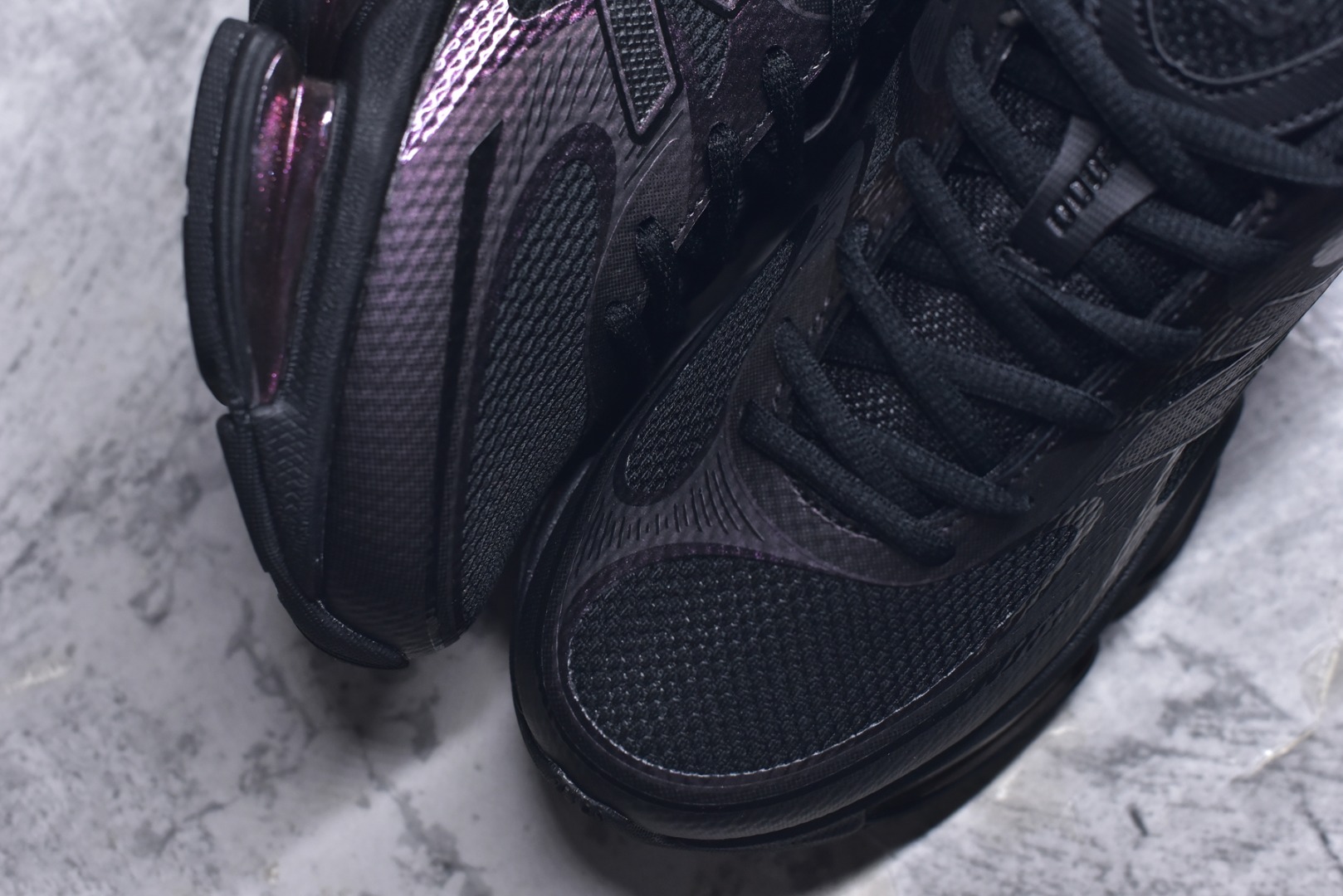 图片[8]-#New Balance 新百伦 NB2000 网面休闲鞋 U2000PPB NB官方重磅新品 一款融合复古设计与现代科技的跑鞋，以其经典的造型和舒适脚感，成为2025年复古潮流爱好的推荐单品。 极具视觉冲击力的5根ABZORB单元，以及无缝鞋面的设计，加上3M反光材质的装饰，比之前推出的9060系列更夸张，更具未来感。 货号：U2000PBB 尺码：36-46.5-选品中心