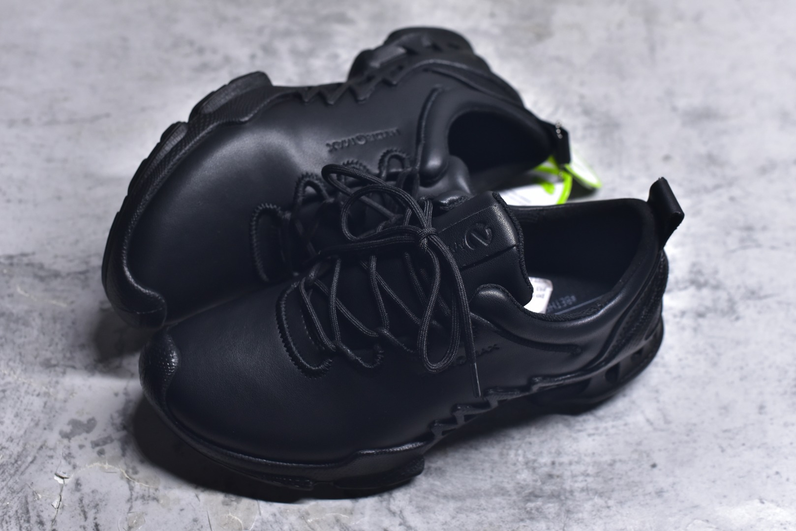 图片[7]-#ECCO爱步 小红书爆款 新款百搭休闲款 Ecco/爱步板鞋休闲鞋 透气轻质系带轻便运动鞋 货号：091504 51707 号码：39～44-选品中心