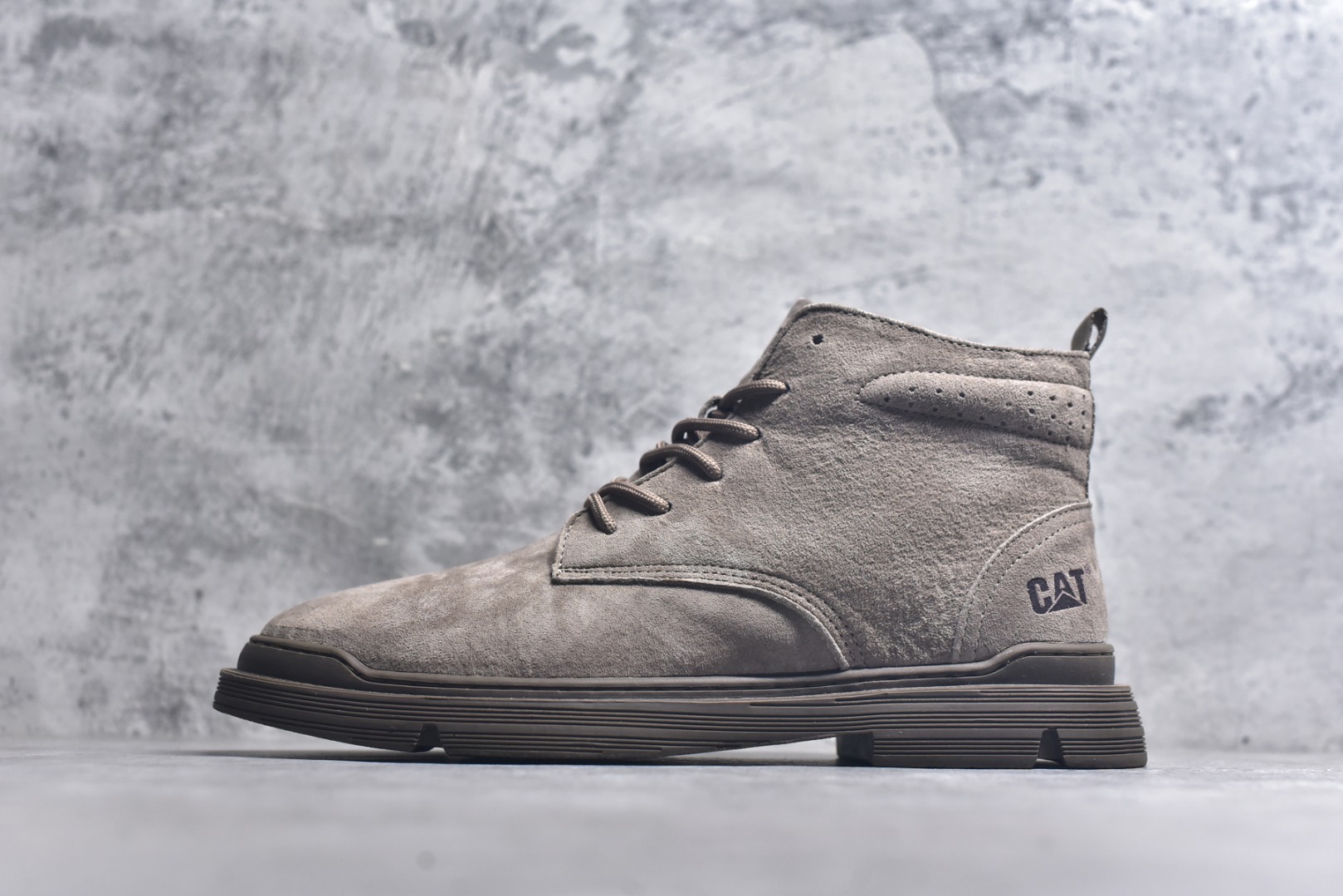 #25年秋冬款CAT硬汉推土机品牌·卡特Tramp Hike Low款户外中邦休闲系带男鞋广东中山代工厂原产楦型 台产耐磨麂皮材质 手工马克线固特异缝制工艺 轻量柔韧橡胶防滑大底 正确原盒包装吊牌 完全还原正品工艺徒步旅行者百搭休闲旅游休闲鞋 尺码：39-44-选品中心