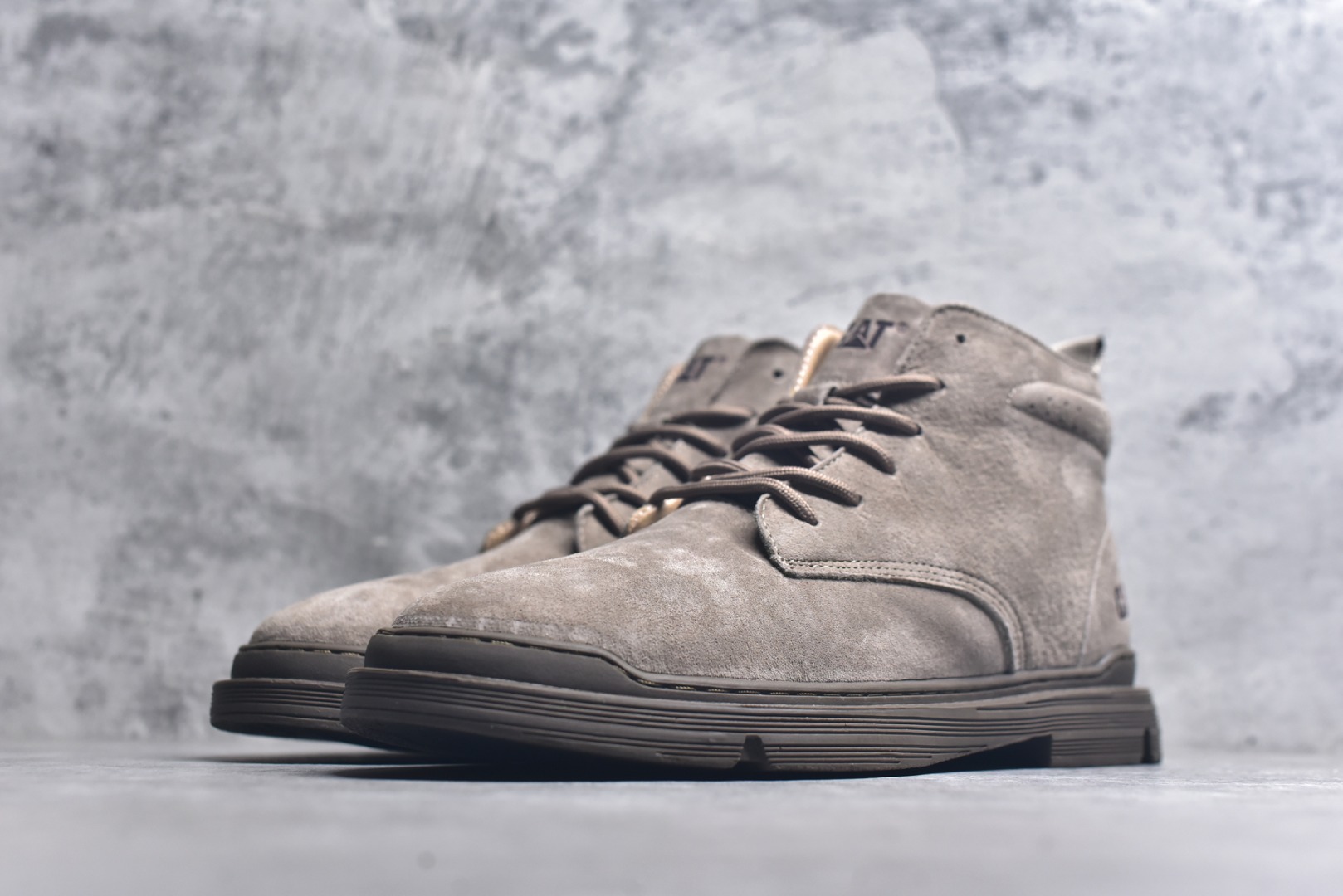 图片[2]-#25年秋冬款CAT硬汉推土机品牌·卡特Tramp Hike Low款户外中邦休闲系带男鞋广东中山代工厂原产楦型 台产耐磨麂皮材质 手工马克线固特异缝制工艺 轻量柔韧橡胶防滑大底 正确原盒包装吊牌 完全还原正品工艺徒步旅行者百搭休闲旅游休闲鞋 尺码：39-44-选品中心