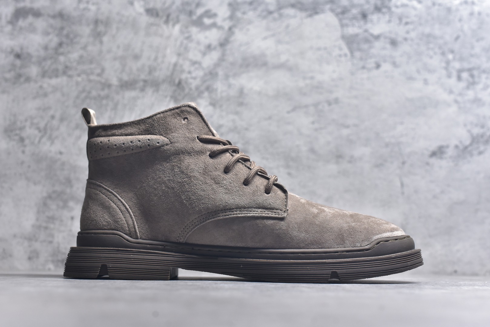 图片[3]-#25年秋冬款CAT硬汉推土机品牌·卡特Tramp Hike Low款户外中邦休闲系带男鞋广东中山代工厂原产楦型 台产耐磨麂皮材质 手工马克线固特异缝制工艺 轻量柔韧橡胶防滑大底 正确原盒包装吊牌 完全还原正品工艺徒步旅行者百搭休闲旅游休闲鞋 尺码：39-44-选品中心