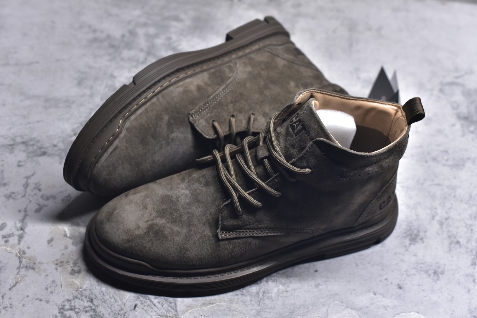 图片[7]-#25年秋冬款CAT硬汉推土机品牌·卡特Tramp Hike Low款户外中邦休闲系带男鞋广东中山代工厂原产楦型 台产耐磨麂皮材质 手工马克线固特异缝制工艺 轻量柔韧橡胶防滑大底 正确原盒包装吊牌 完全还原正品工艺徒步旅行者百搭休闲旅游休闲鞋 尺码：39-44-选品中心