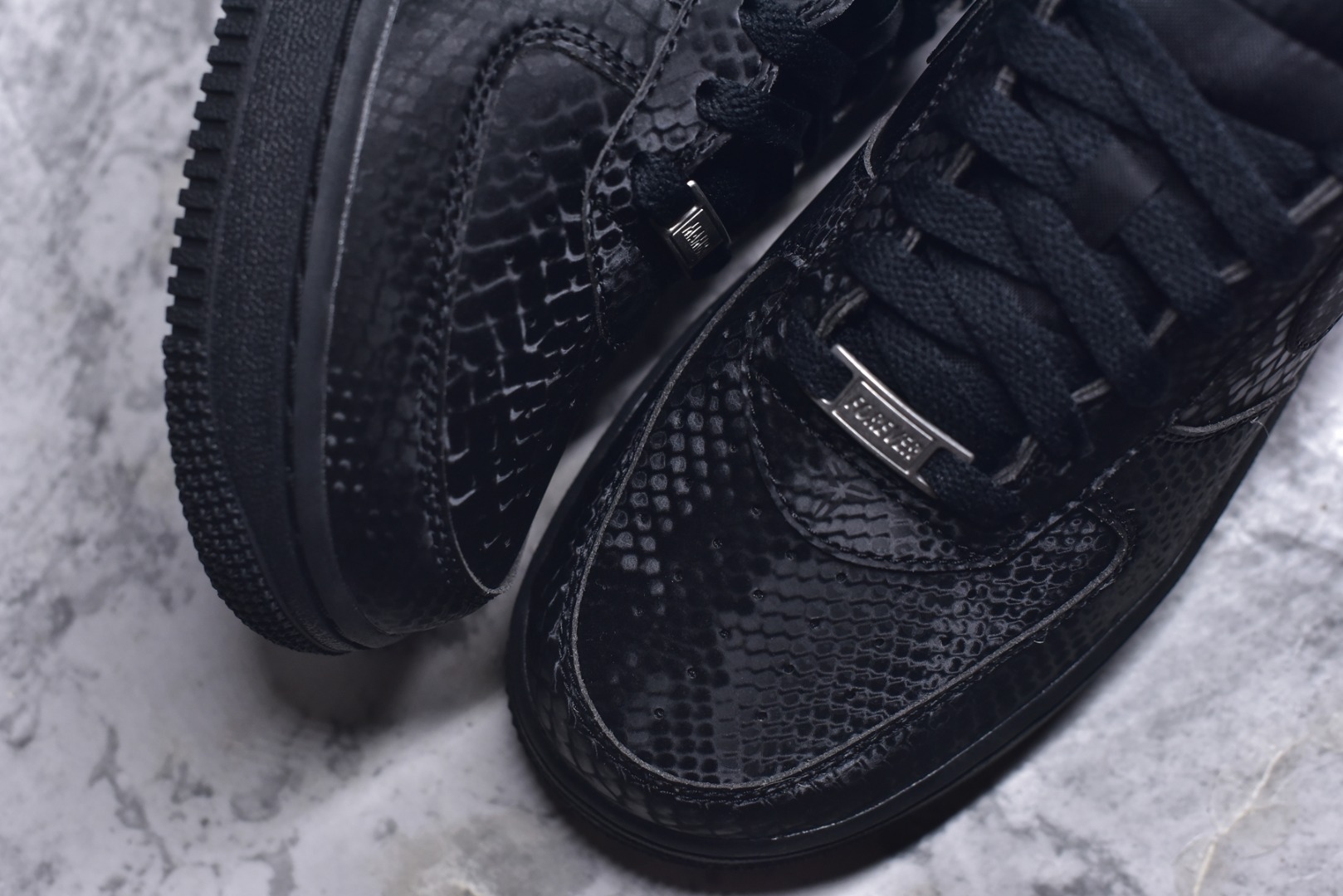 图片[8]-#Kobe Bryant x NK Air Force 1 Low 黑曼巴 科比联名款空军一号低帮休闲板鞋 IB0018-003 市售最高版本 原厂皮料打造 原鞋原楦头纸板开发 高端外贸零售专供品质 全方位细节到位 IB0018-003尺码：40 40.5 41 42 42.5 43 44 44.5 45 46 47.5-选品中心