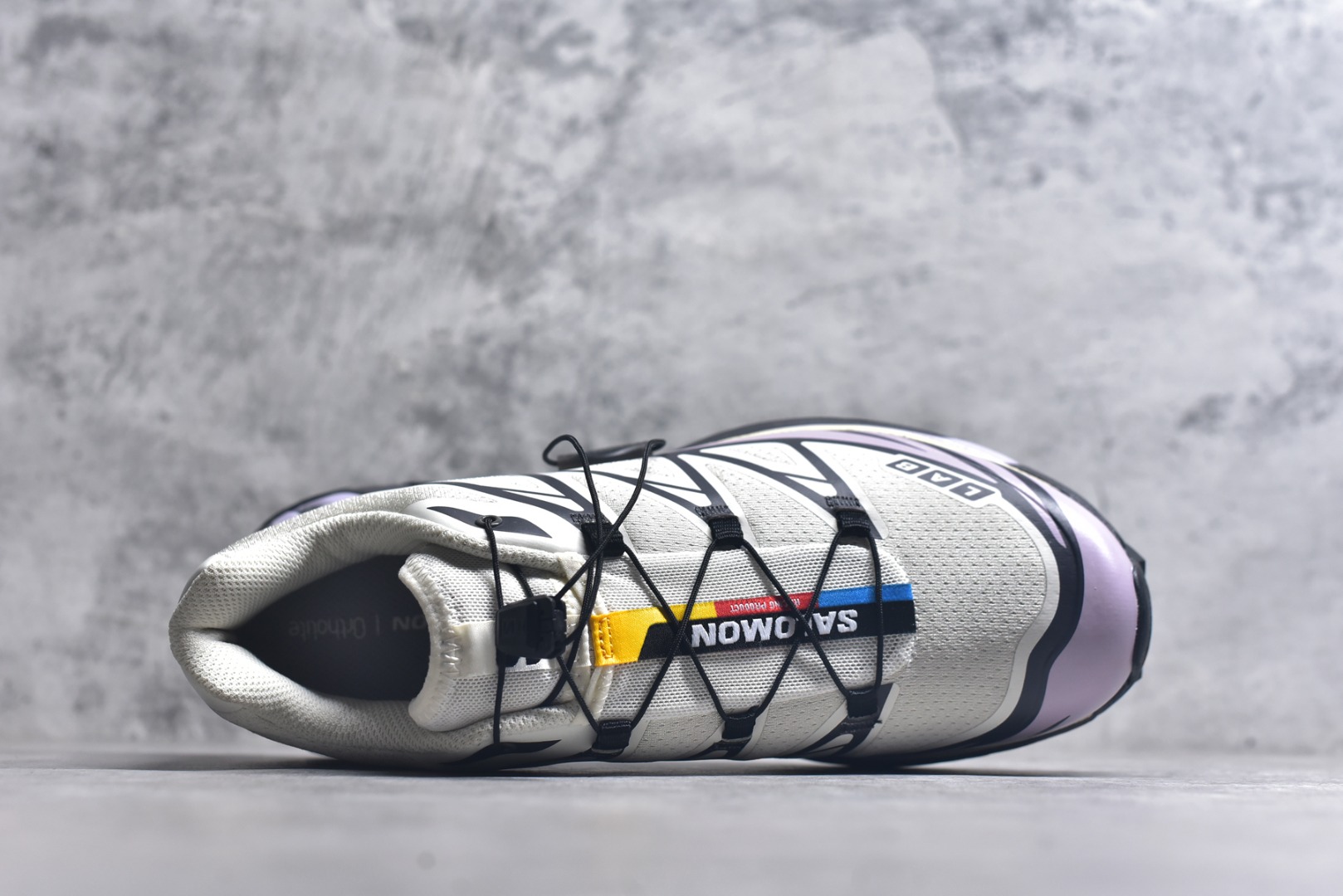 图片[4]-#法国户外品牌-萨洛蒙 Salomon XT-6 萨洛蒙复古潮流户外机能登山跑鞋 纯原外贸平台特供订单 耗时半年巨作 全套原纸板楦头开发 原厂特供网布配套加持 确保原汁原味 完美呈现版型 原档数据独家私模五层组合大底 男女鞋同步官方开发至46.5 原装Ortholite轻量化鞋垫 中底布带钢印编号 原厂TPU锁扣 进口港宝加持 后跟自然饱满 还原公司包裹性 鞋面以“锯齿”状的包裹系统呈现 在基色底之下加入了各种色点缀 将公司的最新技术和时尚前卫的造型融入耐用的长跑款式中 鞋面由 TPU 薄膜制成 并焊接在高耐磨网眼上 使其既时尚又坚固 由 ACS底盘支撑 可增强稳定性和支撑力 以及由橡胶凸耳 Contragrip外底覆盖的 EVA 缓冲中底 旨在应对崎岖的地形 鞋舌上的彩色Salomon 标签、Quicklace 系统以及鞋头、鞋舌和鞋跟上的附加品牌使细节更加完美 让穿着者可以轻松驾驭户外与通勤下的任何运动生活场景 无缝鞋身户外随意纵横 颜值与脚感兼备 出街通勤 绝对非常吸睛 你值得拥有 货号： 477376 263633 尺码：36 36.5 37.5 38 38.5 39 40 40.5 41 42 42.5 43 44 44.5 45 46 46.5-选品中心