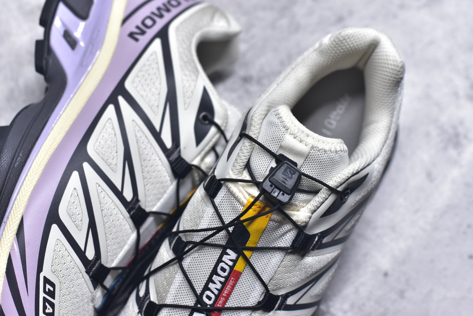 图片[9]-#法国户外品牌-萨洛蒙 Salomon XT-6 萨洛蒙复古潮流户外机能登山跑鞋 纯原外贸平台特供订单 耗时半年巨作 全套原纸板楦头开发 原厂特供网布配套加持 确保原汁原味 完美呈现版型 原档数据独家私模五层组合大底 男女鞋同步官方开发至46.5 原装Ortholite轻量化鞋垫 中底布带钢印编号 原厂TPU锁扣 进口港宝加持 后跟自然饱满 还原公司包裹性 鞋面以“锯齿”状的包裹系统呈现 在基色底之下加入了各种色点缀 将公司的最新技术和时尚前卫的造型融入耐用的长跑款式中 鞋面由 TPU 薄膜制成 并焊接在高耐磨网眼上 使其既时尚又坚固 由 ACS底盘支撑 可增强稳定性和支撑力 以及由橡胶凸耳 Contragrip外底覆盖的 EVA 缓冲中底 旨在应对崎岖的地形 鞋舌上的彩色Salomon 标签、Quicklace 系统以及鞋头、鞋舌和鞋跟上的附加品牌使细节更加完美 让穿着者可以轻松驾驭户外与通勤下的任何运动生活场景 无缝鞋身户外随意纵横 颜值与脚感兼备 出街通勤 绝对非常吸睛 你值得拥有 货号： 477376 263633 尺码：36 36.5 37.5 38 38.5 39 40 40.5 41 42 42.5 43 44 44.5 45 46 46.5-选品中心