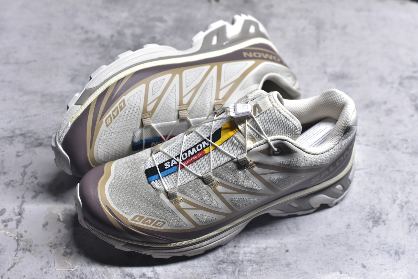 图片[7]-#法国户外品牌-萨洛蒙 Salomon XT-6 萨洛蒙复古潮流户外机能登山跑鞋 纯原外贸平台特供订单 耗时半年巨作 全套原纸板楦头开发 原厂特供网布配套加持 确保原汁原味 完美呈现版型 原档数据独家私模五层组合大底 男女鞋同步官方开发至46.5 原装Ortholite轻量化鞋垫 中底布带钢印编号 原厂TPU锁扣 进口港宝加持 后跟自然饱满 还原公司包裹性 鞋面以“锯齿”状的包裹系统呈现 在基色底之下加入了各种色点缀 将公司的最新技术和时尚前卫的造型融入耐用的长跑款式中 鞋面由 TPU 薄膜制成 并焊接在高耐磨网眼上 使其既时尚又坚固 由 ACS底盘支撑 可增强稳定性和支撑力 以及由橡胶凸耳 Contragrip外底覆盖的 EVA 缓冲中底 旨在应对崎岖的地形 鞋舌上的彩色Salomon 标签、Quicklace 系统以及鞋头、鞋舌和鞋跟上的附加品牌使细节更加完美 让穿着者可以轻松驾驭户外与通勤下的任何运动生活场景 无缝鞋身户外随意纵横 颜值与脚感兼备 出街通勤 绝对非常吸睛 你值得拥有 货号： 477377 263633 尺码：36 36.5 37.5 38 38.5 39 40 40.5 41 42 42.5 43 44 44.5 45 46 46.5-选品中心