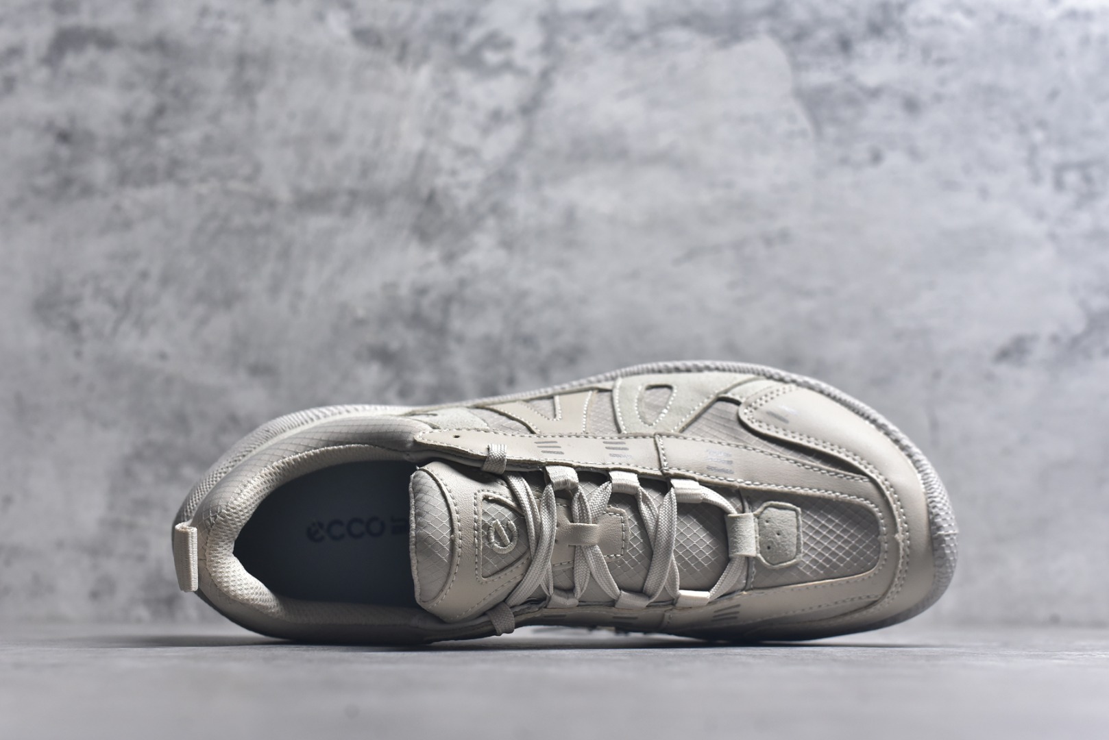 图片[4]-#ECCO 爱步运动鞋 25年新款户外薄底赤足鞋休闲鞋 802434 健步轻巧百搭 全新BIOM LITE系列创新薄底运动鞋 搭配多种材质拼接鞋面 透气舒适，时尚百搭，拓展无限穿搭可能 符合人体工学鞋楦 贴近天然足部形态唤醒运动本能 一体注塑大底 轻盈柔韧 抓地耐磨 大底采用FLUIDFORM™直接注塑科技 贴合脚部曲线，动态分散运动冲击 复古街头 时尚轻盈 畅行无界 女鞋尺码：36 37 38 39 男码 39 40 41 42 43 44 45-选品中心