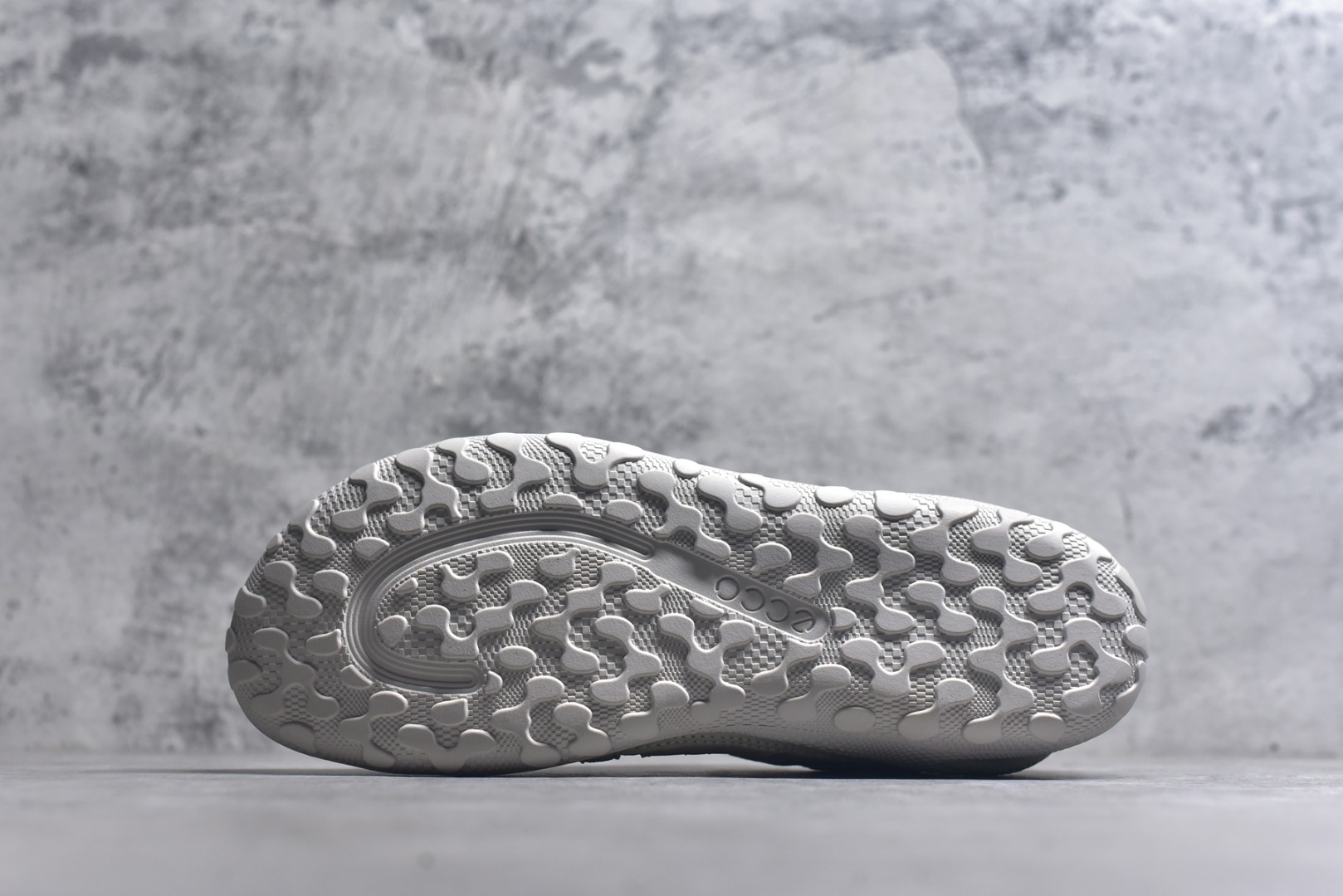 图片[6]-#ECCO 爱步运动鞋 25年新款户外薄底赤足鞋休闲鞋 802434 健步轻巧百搭 全新BIOM LITE系列创新薄底运动鞋 搭配多种材质拼接鞋面 透气舒适，时尚百搭，拓展无限穿搭可能 符合人体工学鞋楦 贴近天然足部形态唤醒运动本能 一体注塑大底 轻盈柔韧 抓地耐磨 大底采用FLUIDFORM™直接注塑科技 贴合脚部曲线，动态分散运动冲击 复古街头 时尚轻盈 畅行无界 女鞋尺码：36 37 38 39 男码 39 40 41 42 43 44 45-选品中心