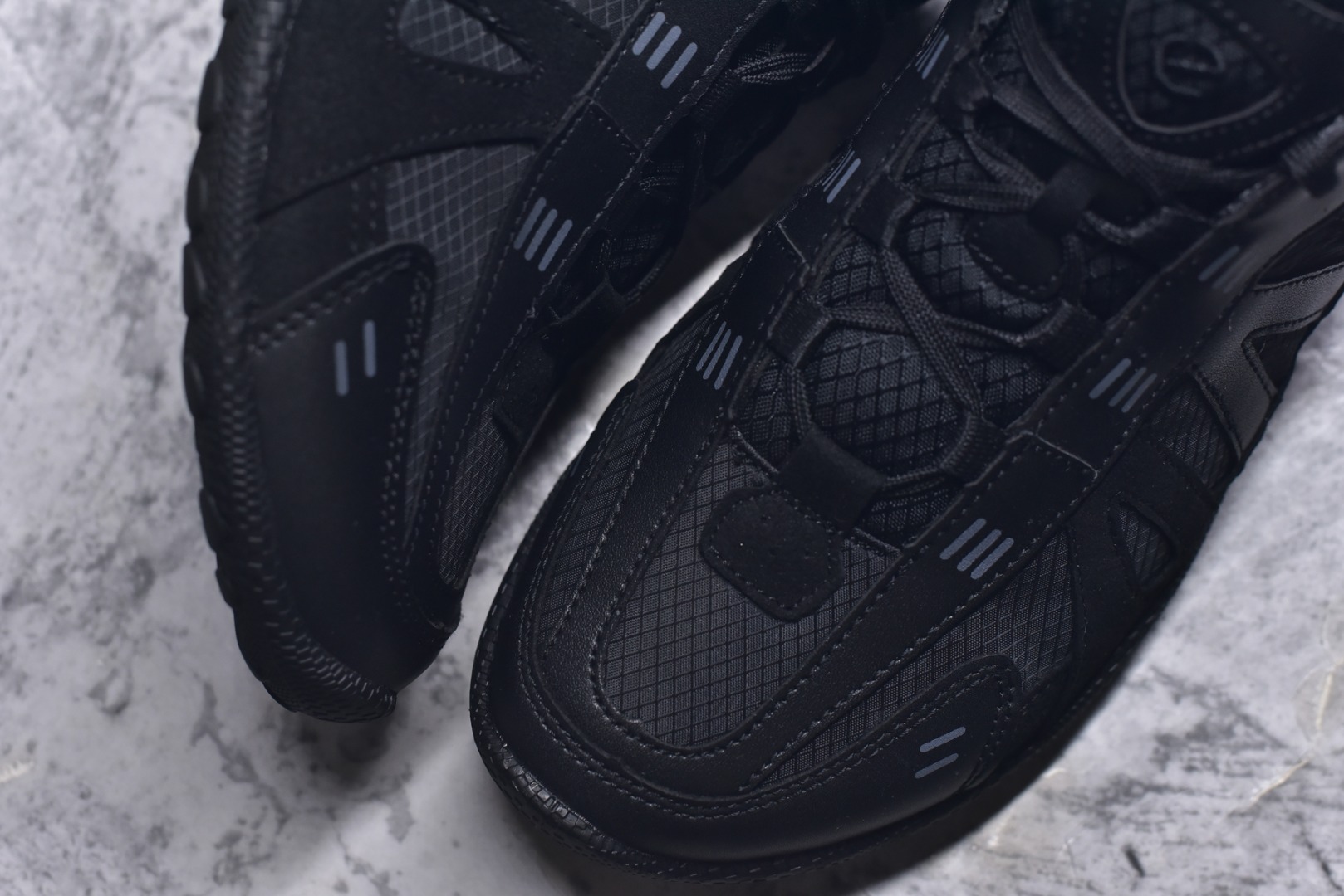 图片[8]-#ECCO 爱步运动鞋 25年新款户外薄底赤足鞋休闲鞋 802434 健步轻巧百搭 全新BIOM LITE系列创新薄底运动鞋 搭配多种材质拼接鞋面 透气舒适，时尚百搭，拓展无限穿搭可能 符合人体工学鞋楦 贴近天然足部形态唤醒运动本能 一体注塑大底 轻盈柔韧 抓地耐磨 大底采用FLUIDFORM™直接注塑科技 贴合脚部曲线，动态分散运动冲击 复古街头 时尚轻盈 畅行无界 女鞋尺码：36 37 38 39 男码 39 40 41 42 43 44 45-选品中心