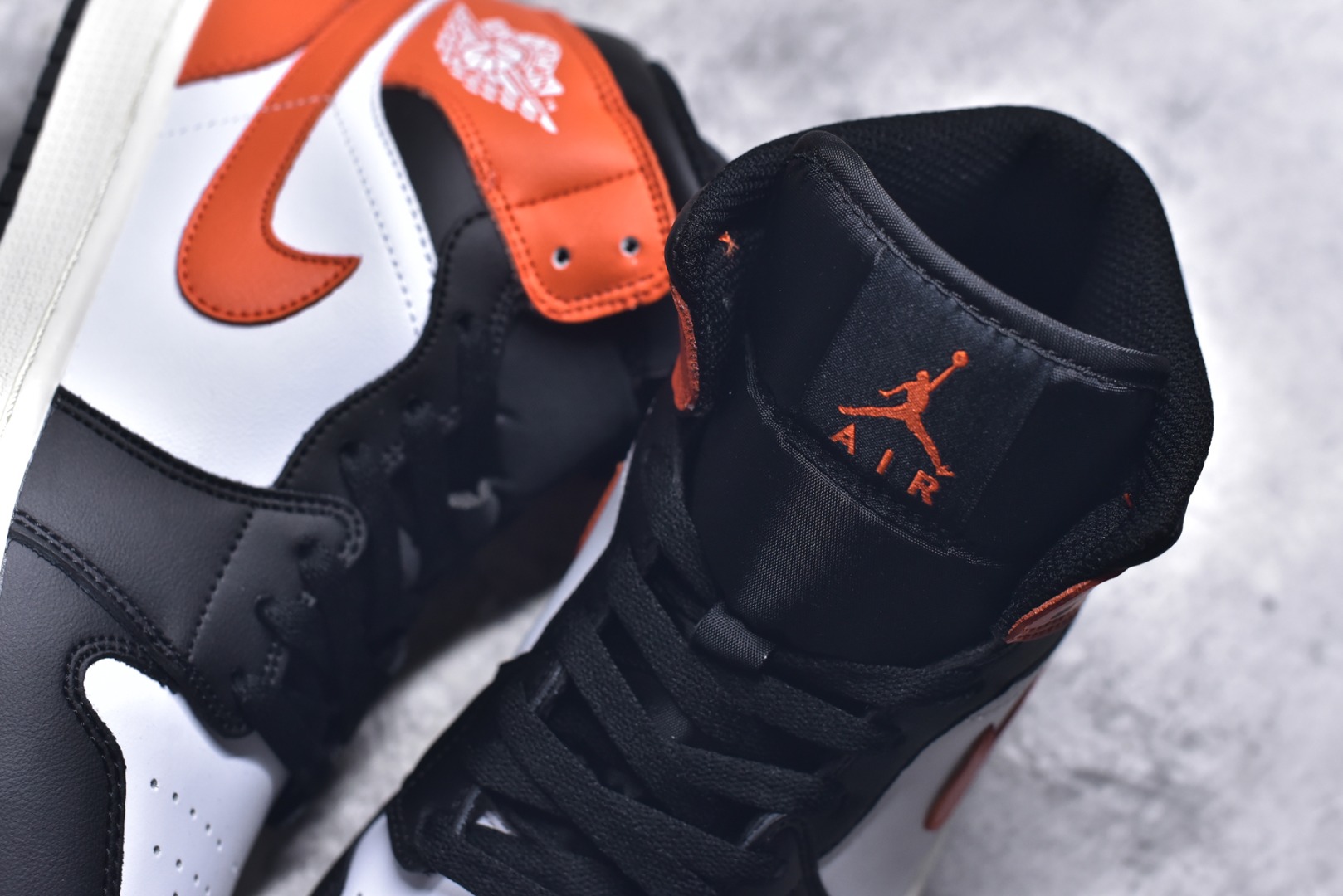 图片[9]-#Air Jordan AJ1 Mid 中帮 黑橙扣碎 DQ8426-801 原厂内置全掌气垫 A模大底 头层小牛皮 鞋舌AJ原厂专用牛津布+AJ专用反口珍珠布+原厂无杂质高弹内里海棉 特殊封边弹力鞋带 全网唯一头层牛皮 原鞋开模 拒绝公底 购置公司同步原材料 原汁原味 忠于原版️尺码：36 36.5 37.5 38 38.5 39 40 40.5 41 42 42.5 43 44 44.5 45 46-选品中心