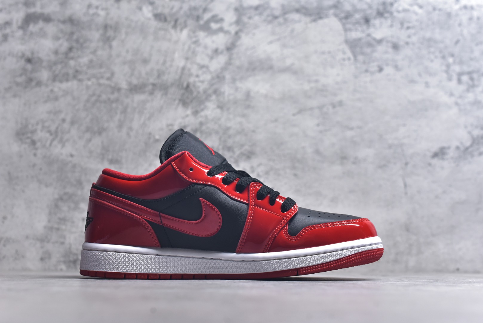 图片[3]-#Air Jordan AJ1 Low 低帮 HV4089-006 全新流水线出品 DT版本唯一平替选择 市场第二梯队最强版 全部原鞋开发 原楦原纸板开发 全鞋电脑针车 原厂内置全掌气垫 原盒内在原标 唯一Zp原版鞋带绑法 免检产品 全新2022版型 全头层皮料 完美零毛边处理 原厂配置全掌气垫 价格定位良心 几十个配色陆续出货 实拍调校N版已经零色差零失真 百分百还原实物色彩所见即所得 不存在货不对板色差等低级问题 选购参考实物拍摄 不混卖不参货 只用心做好货严格选品 承诺混一赔十 尺码：36 36.5 37.5 38 38.5 39 40 40.5 41 42 42.5 43 44 44.5 45 46-选品中心