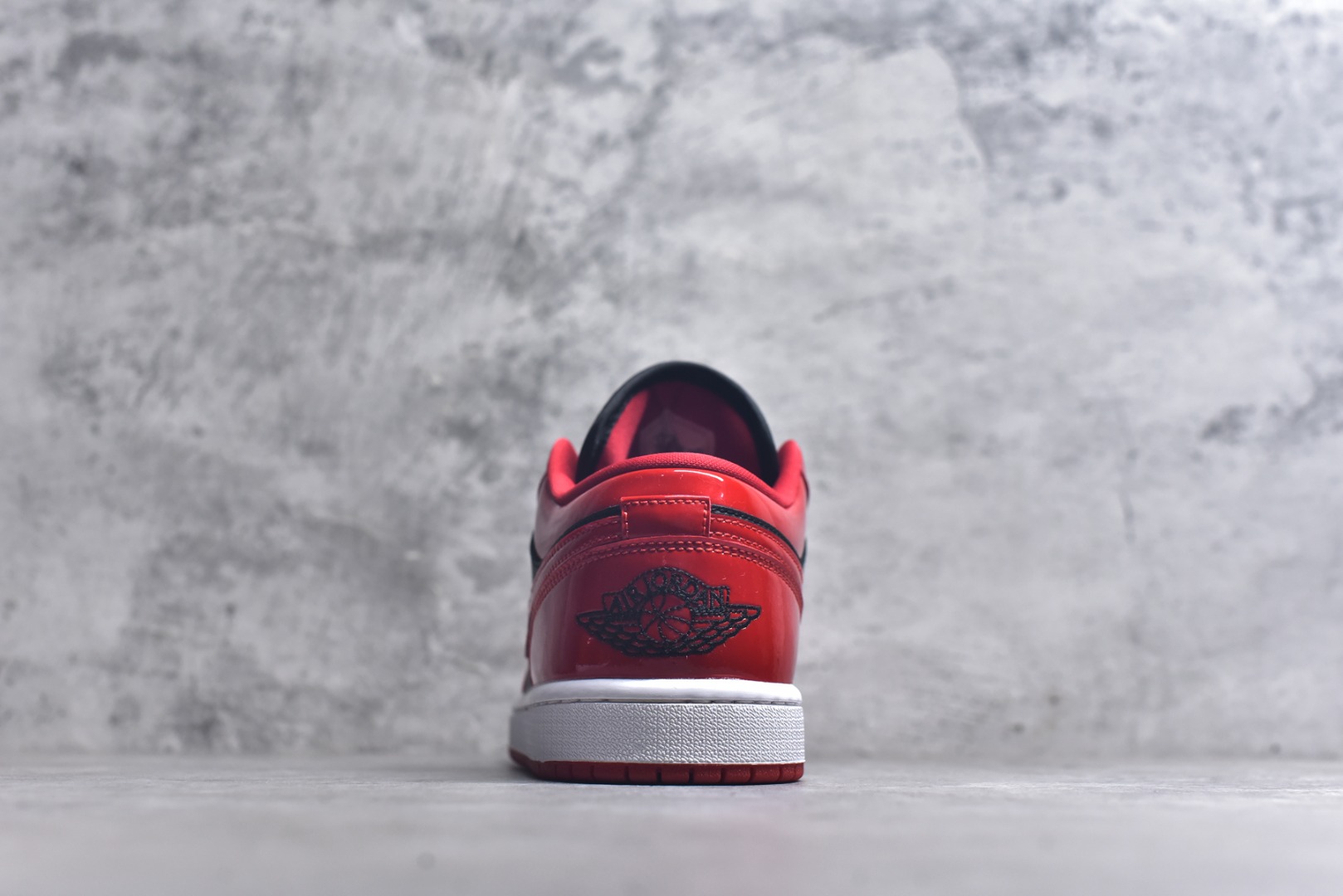 图片[5]-#Air Jordan AJ1 Low 低帮 HV4089-006 全新流水线出品 DT版本唯一平替选择 市场第二梯队最强版 全部原鞋开发 原楦原纸板开发 全鞋电脑针车 原厂内置全掌气垫 原盒内在原标 唯一Zp原版鞋带绑法 免检产品 全新2022版型 全头层皮料 完美零毛边处理 原厂配置全掌气垫 价格定位良心 几十个配色陆续出货 实拍调校N版已经零色差零失真 百分百还原实物色彩所见即所得 不存在货不对板色差等低级问题 选购参考实物拍摄 不混卖不参货 只用心做好货严格选品 承诺混一赔十 尺码：36 36.5 37.5 38 38.5 39 40 40.5 41 42 42.5 43 44 44.5 45 46-选品中心