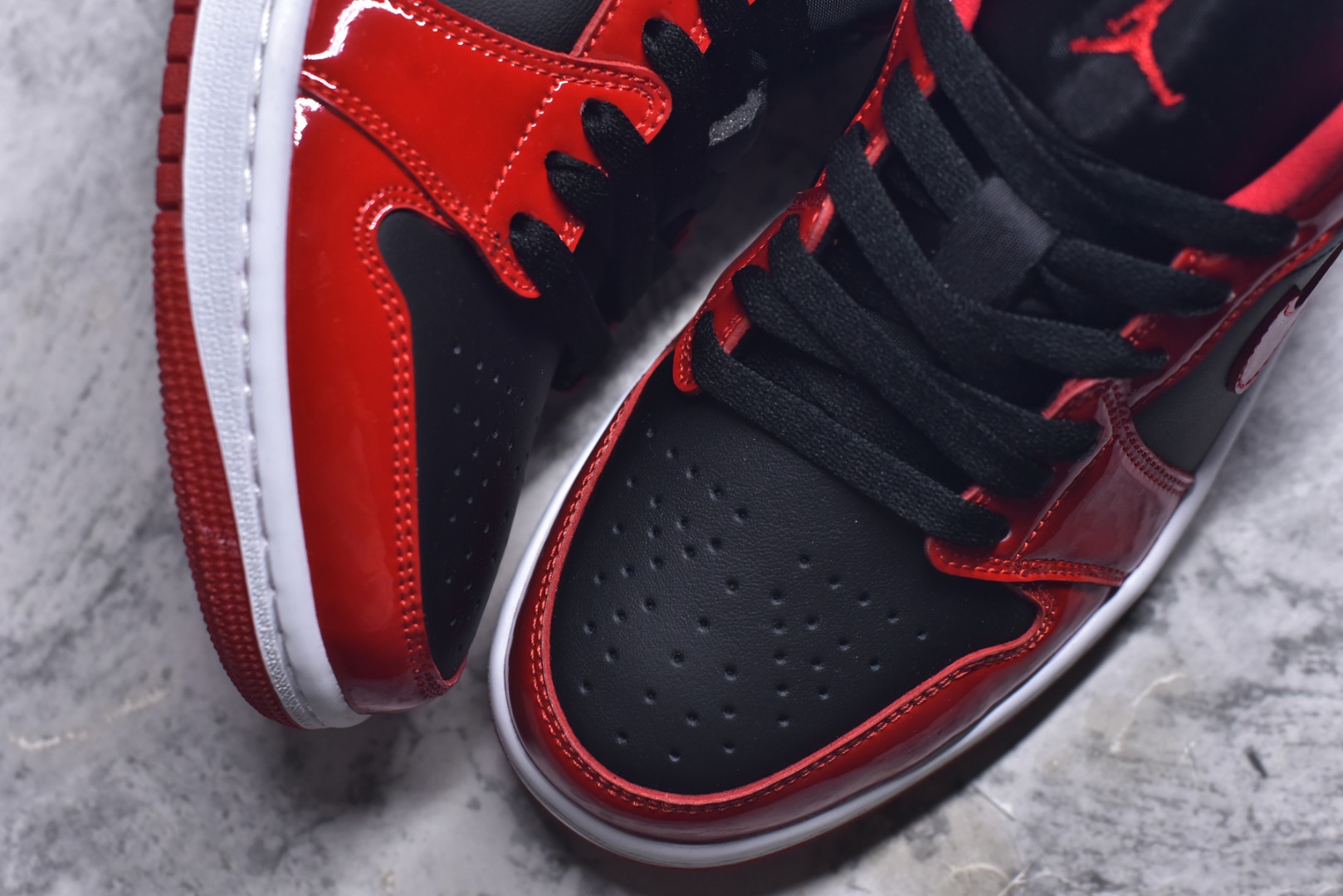 图片[8]-#Air Jordan AJ1 Low 低帮 HV4089-006 全新流水线出品 DT版本唯一平替选择 市场第二梯队最强版 全部原鞋开发 原楦原纸板开发 全鞋电脑针车 原厂内置全掌气垫 原盒内在原标 唯一Zp原版鞋带绑法 免检产品 全新2022版型 全头层皮料 完美零毛边处理 原厂配置全掌气垫 价格定位良心 几十个配色陆续出货 实拍调校N版已经零色差零失真 百分百还原实物色彩所见即所得 不存在货不对板色差等低级问题 选购参考实物拍摄 不混卖不参货 只用心做好货严格选品 承诺混一赔十 尺码：36 36.5 37.5 38 38.5 39 40 40.5 41 42 42.5 43 44 44.5 45 46-选品中心