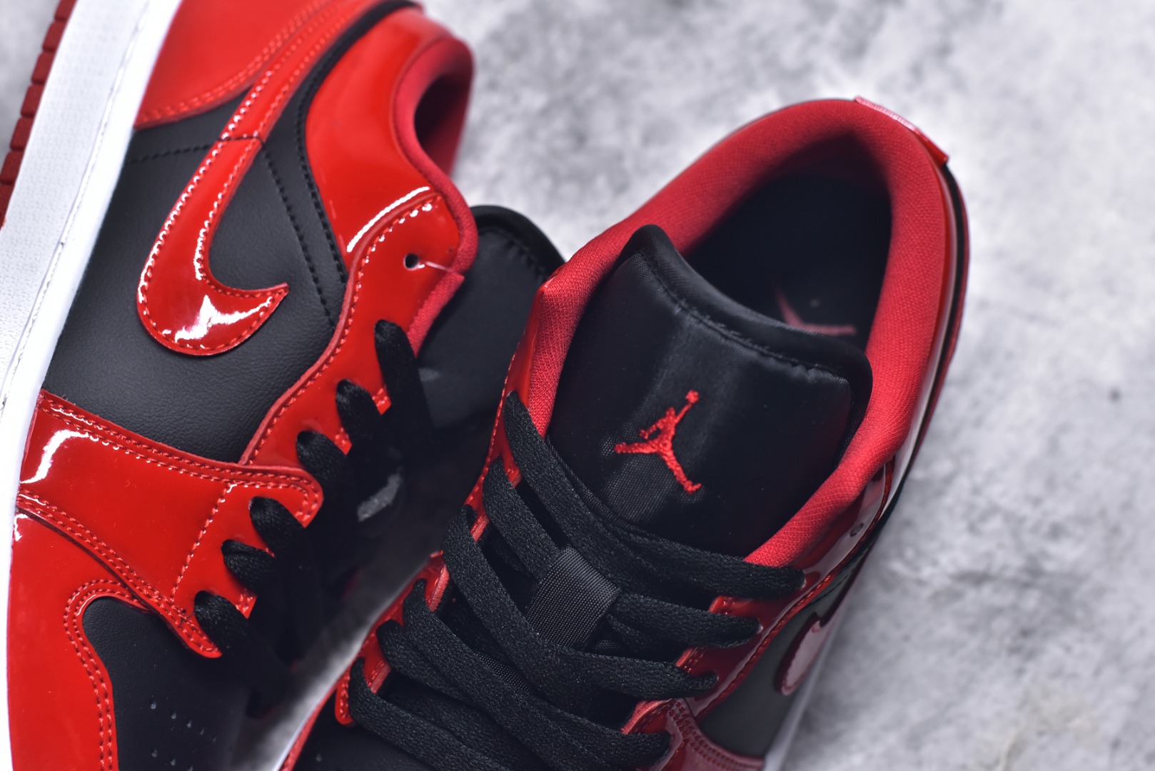 图片[9]-#Air Jordan AJ1 Low 低帮 HV4089-006 全新流水线出品 DT版本唯一平替选择 市场第二梯队最强版 全部原鞋开发 原楦原纸板开发 全鞋电脑针车 原厂内置全掌气垫 原盒内在原标 唯一Zp原版鞋带绑法 免检产品 全新2022版型 全头层皮料 完美零毛边处理 原厂配置全掌气垫 价格定位良心 几十个配色陆续出货 实拍调校N版已经零色差零失真 百分百还原实物色彩所见即所得 不存在货不对板色差等低级问题 选购参考实物拍摄 不混卖不参货 只用心做好货严格选品 承诺混一赔十 尺码：36 36.5 37.5 38 38.5 39 40 40.5 41 42 42.5 43 44 44.5 45 46-选品中心