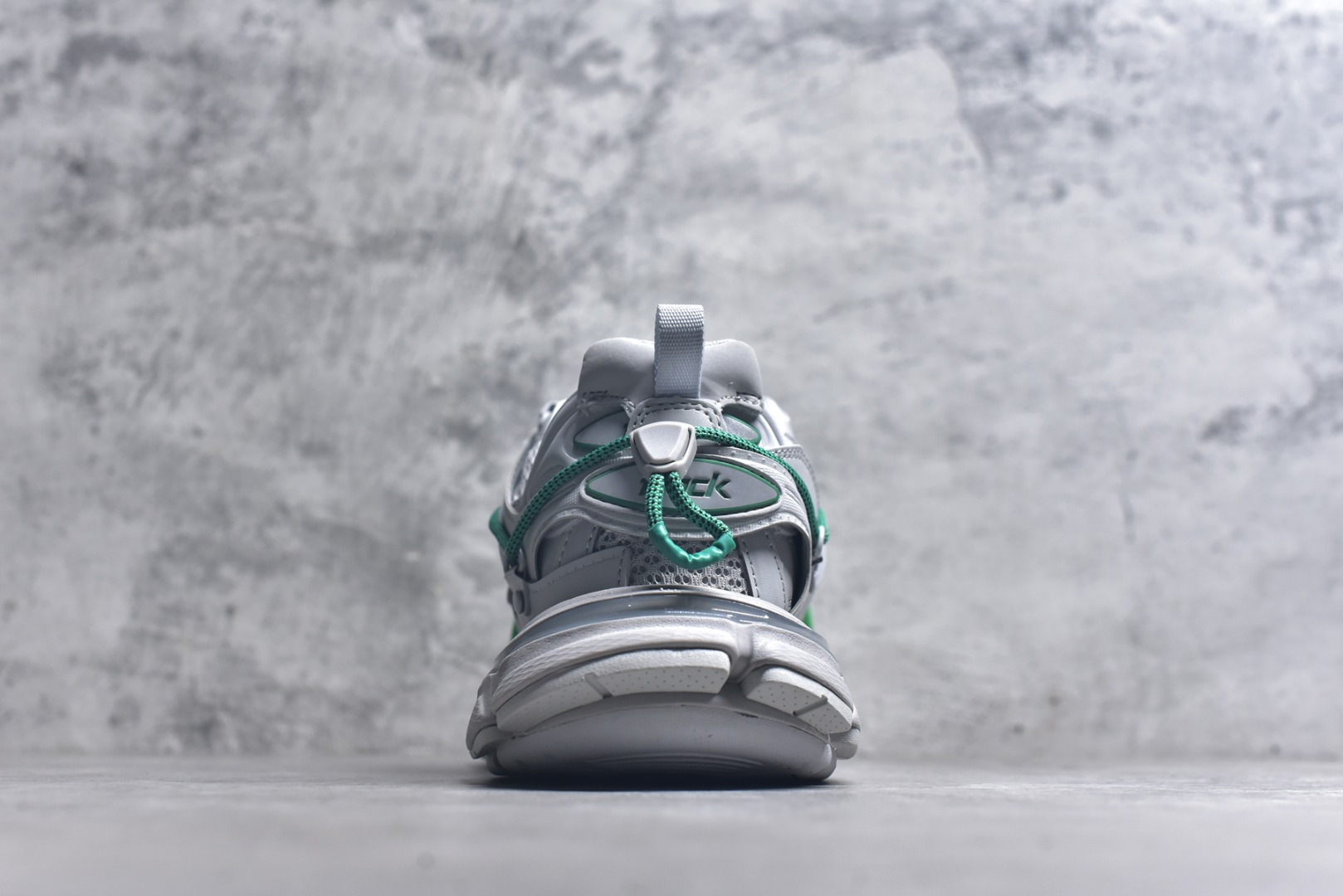 图片[5]-#Balenciaga 巴黎世家3.0低帮老爹鞋 定制巴黎世家 Balenciaga3.0 Track.2 Open Sneaker 巴黎世家3.0 三代户外概念鞋 #鞋面采用176块部件组成 ,整双鞋子从头到尾难度极高 。原鞋购入时在开版方面耗时一个多月，里里外外已攻破任何细节部位 韩国订单需求 无可挑剔。货号：800590 WTRHK 1340 尺码：35 36 37 38 39 40 41 42 43 44 45 46-选品中心