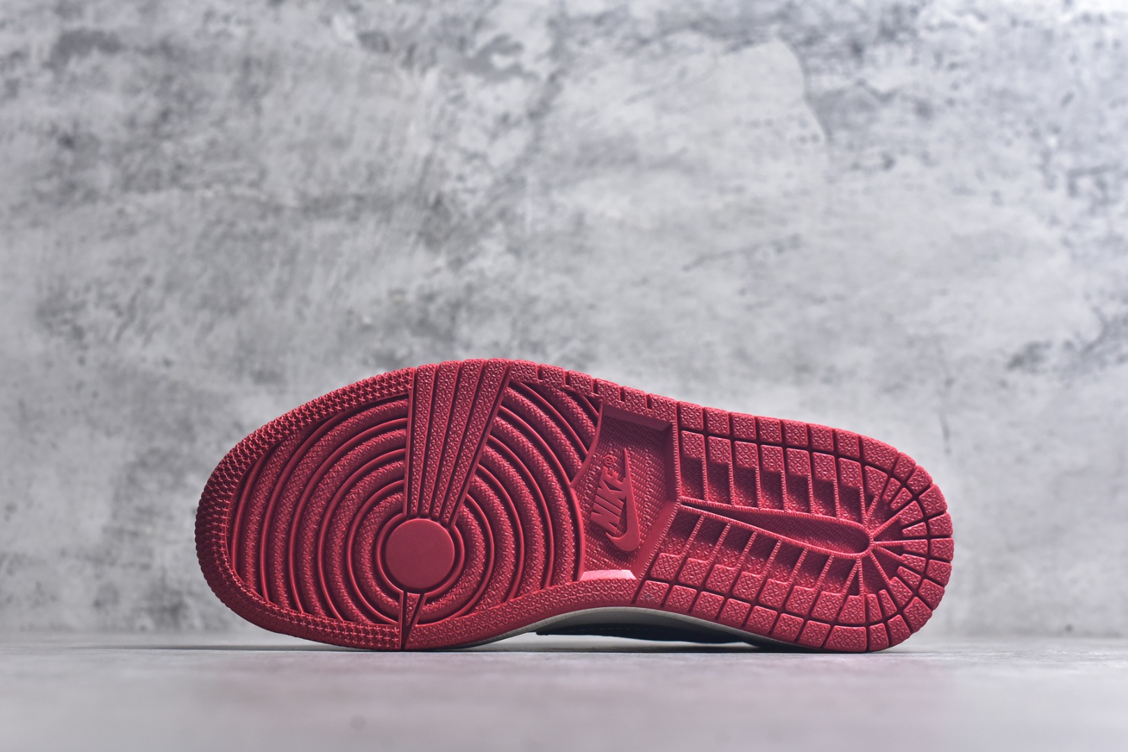 图片[6]-#海外爆款限量发售！ Travis Scott x Jordan 1 Low “古驰联名——米黑红拼接” 高端定制 乔丹倒勾低帮休闲板鞋 大厂纯原品质出货 纯正版型 定制鞋盒 皮料切割干净无任何毛边 细节完美 超高清洁度 货号：XS2024-DF2 尺码：36 36.5 37.5 38 38.5 39 40 40.5 41 42 42.5 43 44 44.5 45-选品中心