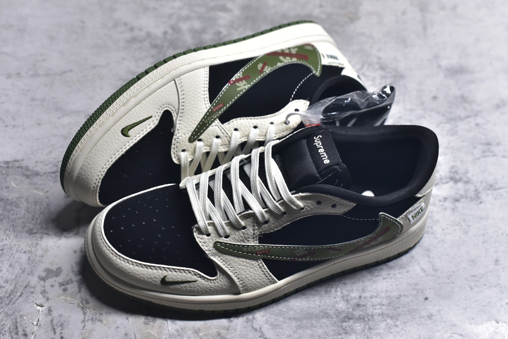 图片[7]-#Travis Scott x Fragment Design x Air Jordan 1 Low OG SP 乔1巴宝莉联名 米黑绿勾 低帮文化休闲板鞋 XS2024-032 #多方联名合作融合了Travis Scott 独特的音乐风格，藤原浩个性的设计风格以及Jordan品牌的经典元素 使其成为一双具有独特身份和价值的鞋子 清新而立体的外观加上联名标识更突出了其独特身份 这种配色方案显示出活力和时尚感 在视觉上引人注目 鞋身的质感和细腻的细节处理使其显得高端而格调十足 这款“倒钩”联名是设计与创意完美结合 融合多方的个性风格是一款备受瞩目的潮流鞋款 尺码：36 36.5 37.5 38 38.5 39 40 40.5 41 42 42.5 43 44 44.5 45 9.E5-选品中心
