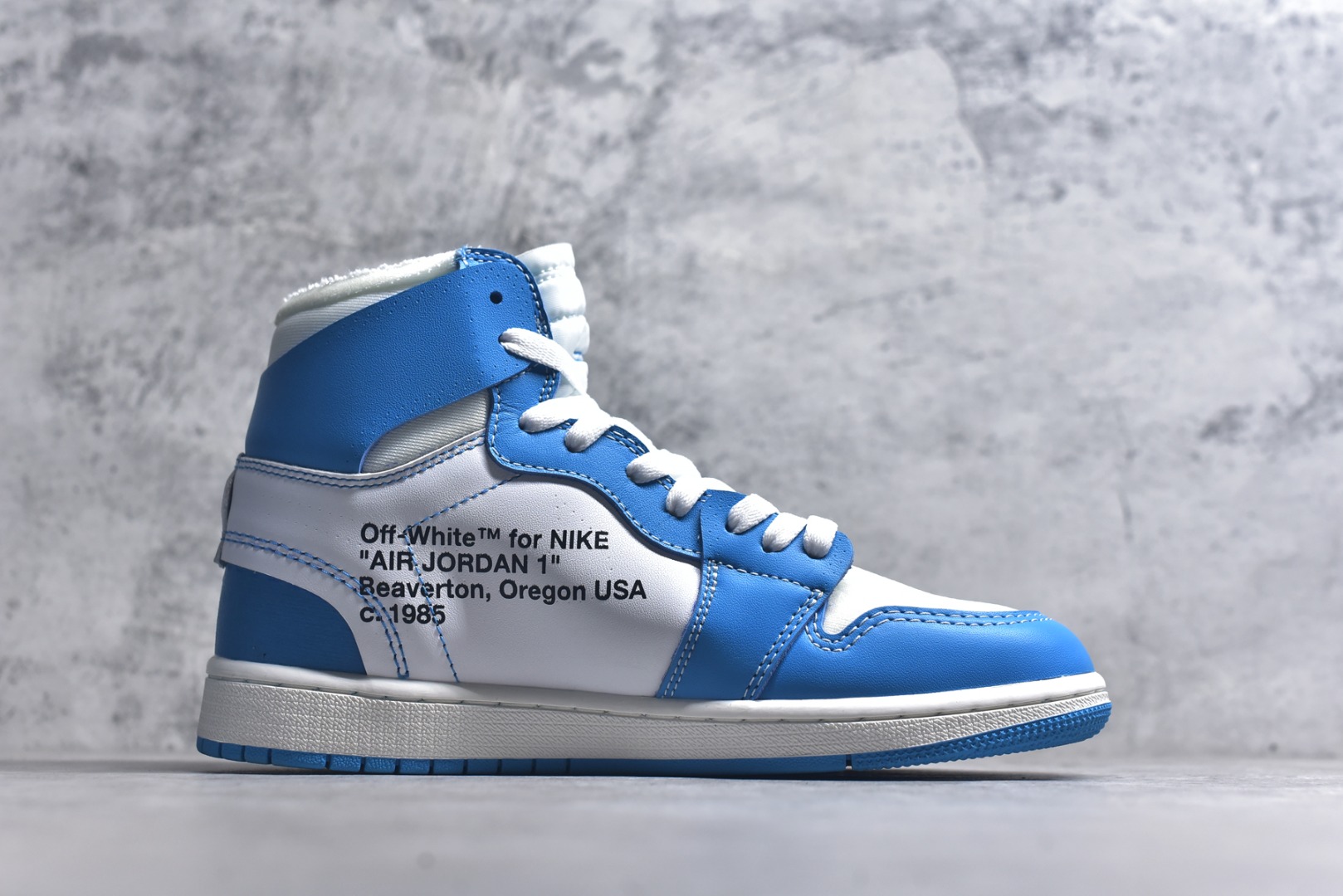 图片[3]-#OFF-WHITE x Air Jordan AJ1 Retro High OW联名北卡蓝 AQ0818-148 外贸特供批次 终端控货优势输出 新配色不断更新开发 市场中端王者 全套原纸板楦头开发 确保原汁原味 完美呈现一代版型 一比一鞋头弧度高度鞋身弧度 此版本只针对中端市场 细节品控鞋型随意秒杀市面同价位 鞋型完美 不臃肿别扭 头层皮料加持 用料绝不含糊 进口玻璃冲刀皮料裁剪零毛边 电脑针车工艺 超高鞋面清洁度 最高QC检验标准 控制溢胶瑕疵 原盒原配 飞翼3D高频深度立体 工艺方面大到整体鞋型 漏斗收腰 底线拉帮 LOGO立体程度 小到针眼排布 载片对称 冲孔效果 鞋标规范 鞋垫背胶等等 无一不是口碑收割 每双都是一个回头客 尺码：36 36.5 37.5 38 38.5 39 40 40.5 41 42 42.5 43 44 44.5 45 46 47.5-选品中心