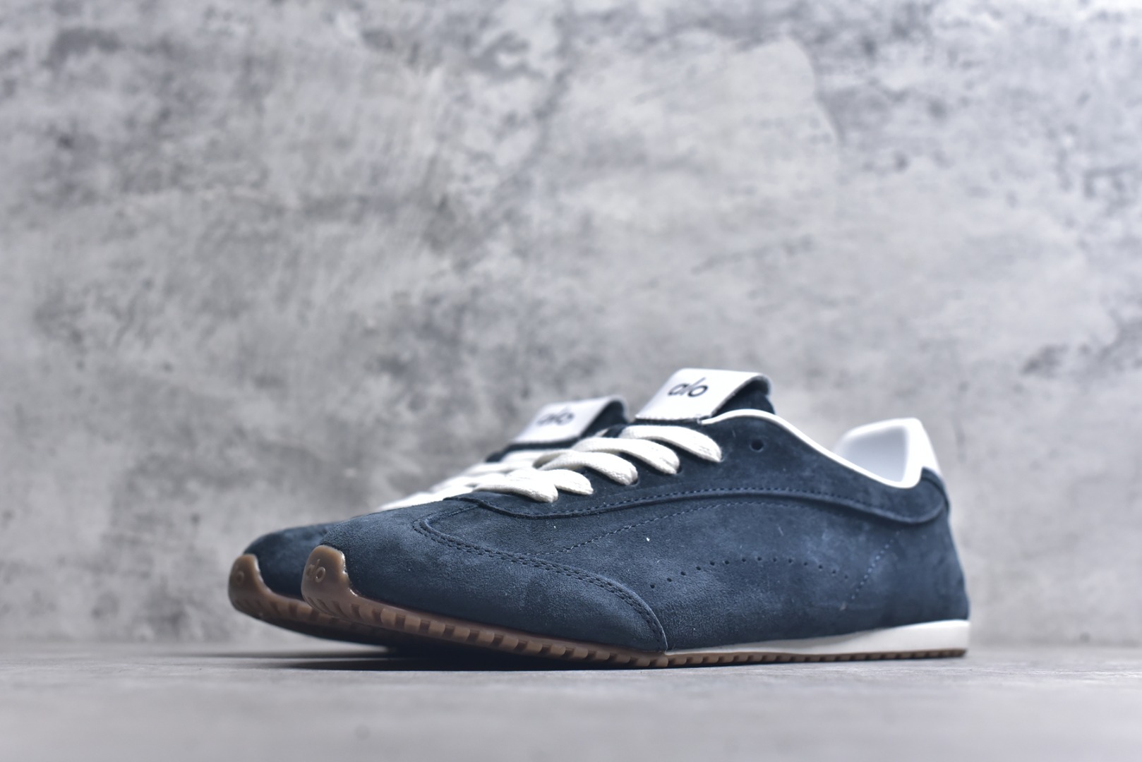 图片[2]-#Alo Yoga Sunset Sneaker 徳训生活休闲鞋 深蓝 尺码：36 36.5 37 37.5 38 38.5 39 40 41 41.5 42 42.5 43 44 45 9.D4-选品中心