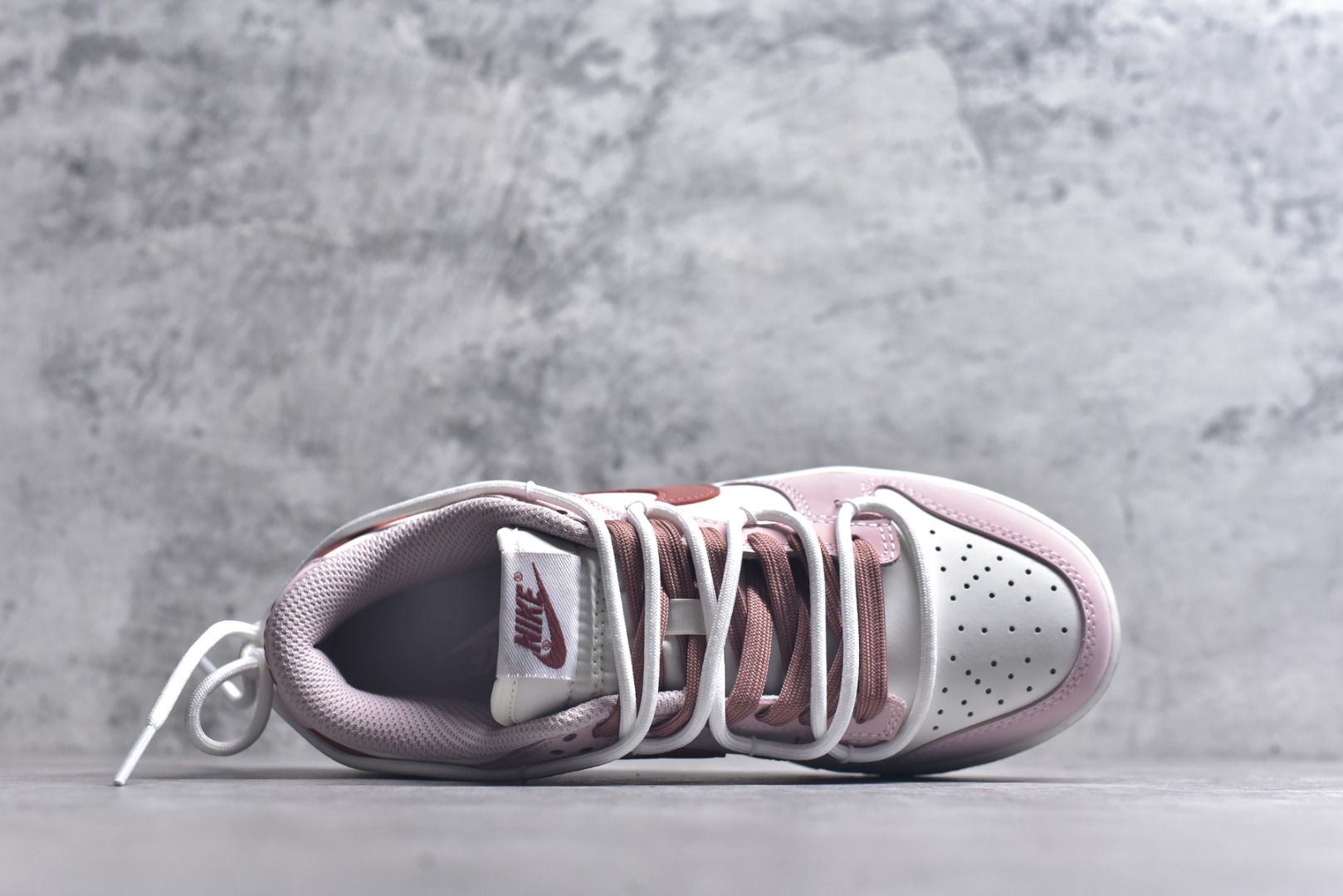 图片[4]-#Nike Dunk Low Retro ‘DIY高端定制’耐克 低帮休闲运动板鞋 原装头层材料 用料绝不含糊 独家版型蒸餾加工帶來的是更好的视觉和脚感体验 清洁度 电绣工艺 皮料切割干净无任何毛边 细节完美 货号：PC0528-105 尺码：35.5 36 36.5 37.5 38 38.5 39 40-选品中心