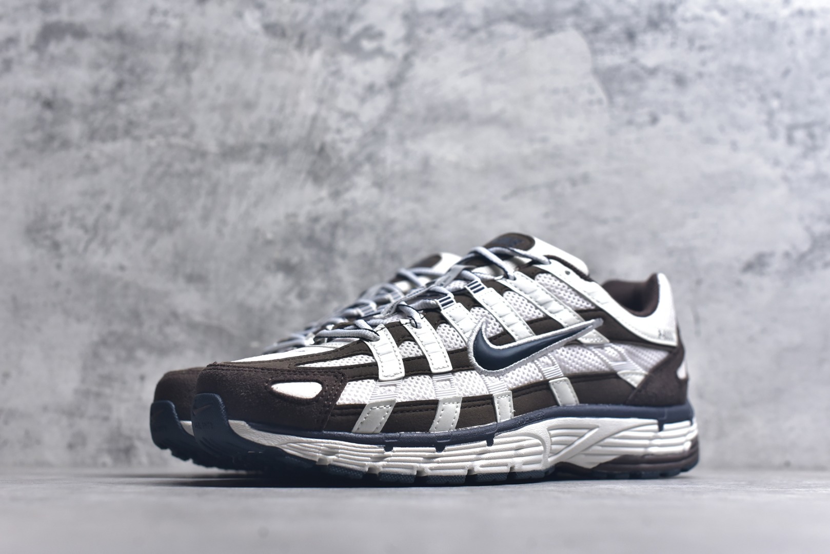 图片[2]-#NK P-6000 系列低帮复古老爹风休闲运动舒适慢跑鞋 HV8972-001 购入原鞋原装纸板楦头开发 独家私模四层组合大底 市场唯一正确版本 良心定价 新配色陆续出货 进口三文治网面 融合 Pegasus 过往运动鞋设计 助力 21 世纪早期跑步运动跃升时尚新高度 采用透气网眼布、运动风格线条和耐穿覆面 兼具吸睛外观和舒适感受 中底泡绵以田径赛道为灵感 打造厚实设计 缔造出众缓震性能 尺码：36 36.5 37.5 38 38.5 39 40 40.5 41 42 42.5 43 44 44.5 45-选品中心