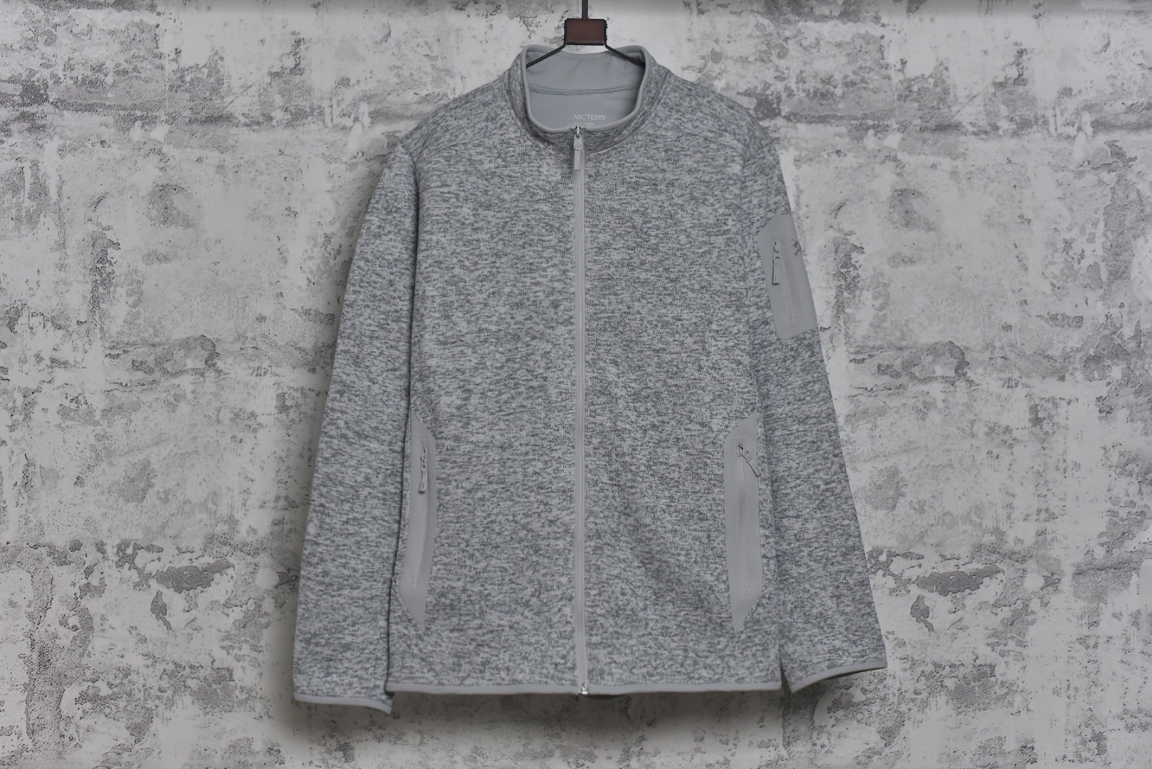 #ARCTERYX 始祖鸟COVERT-CARDIGAN抓绒立领夹克系列 ❗ 现货供应 全年售后❗ 温馨提示❗（只做高端产品） DF巅峰 踏上巅峰❗ 颜色：黑色.灰色 尺码：S. M .L .XL. XXL.-选品中心