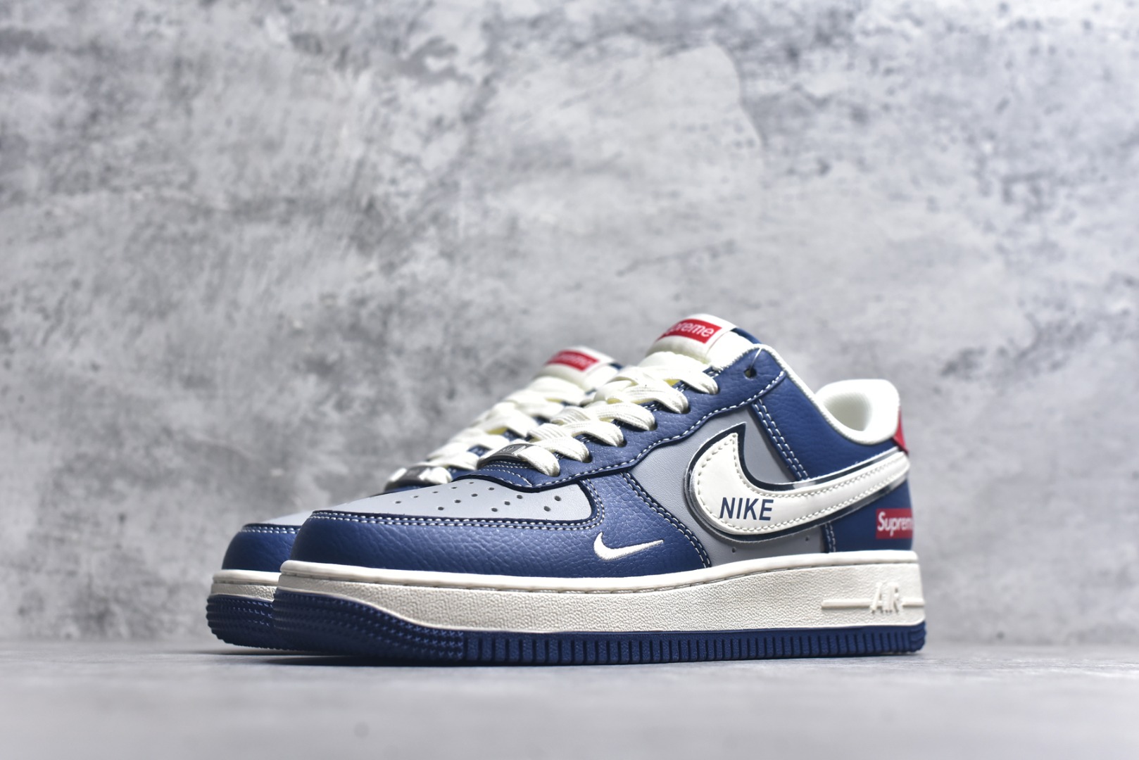 图片[2]-#Nike Air Force 1\’07 Low Superme联名 白蓝灰红 空军一号低帮休闲板鞋 XD2588-602 #原楦头原纸板 原装鞋盒 定制五金配件 内置全掌气垫 原厂鞋底 尺码：36 36.5 37.5 38 38.5 39 40 40.5 41 42 42.5 43 44 44.5 45 9.D4-选品中心